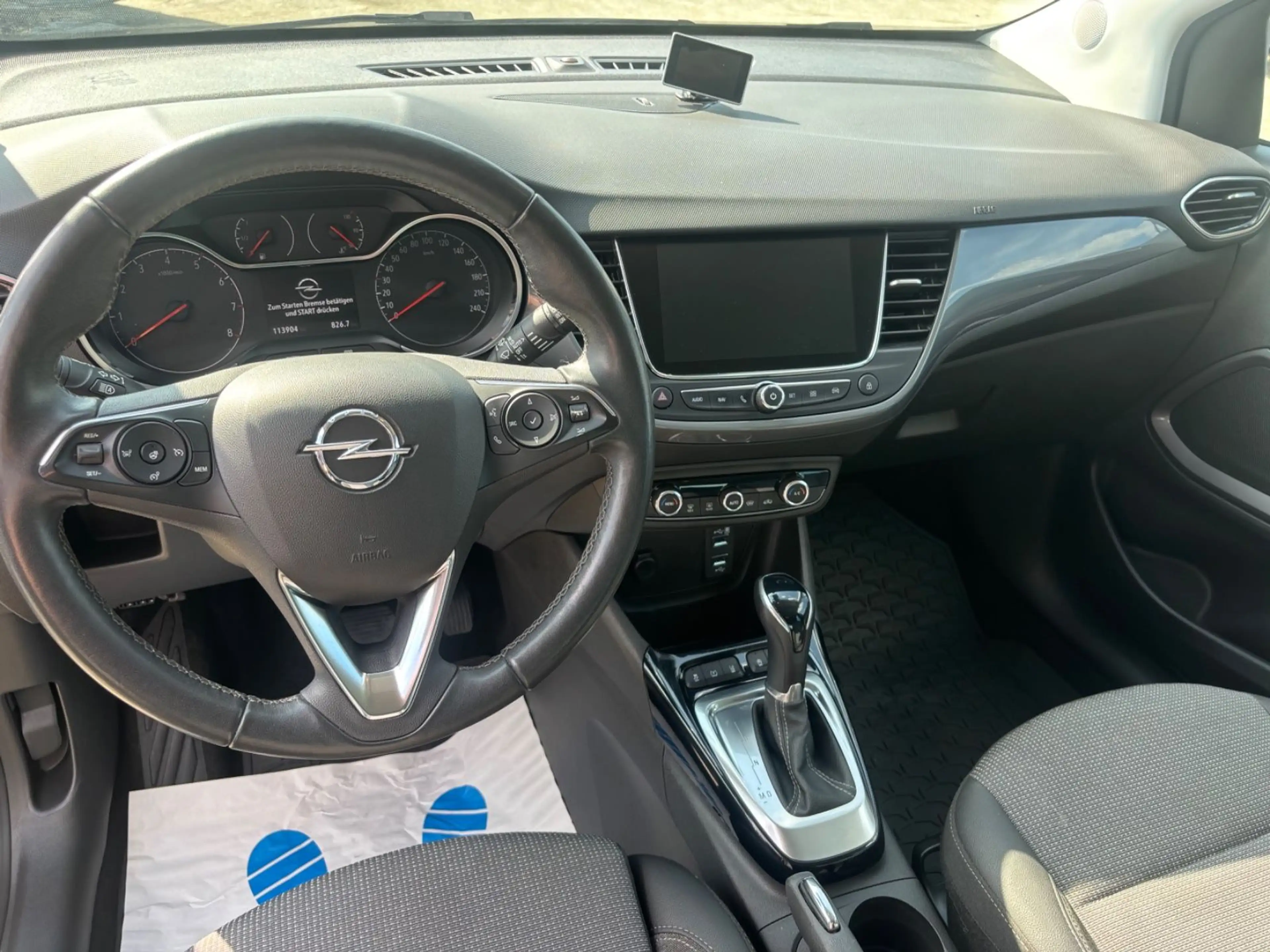 Opel Crossland X — photo 12