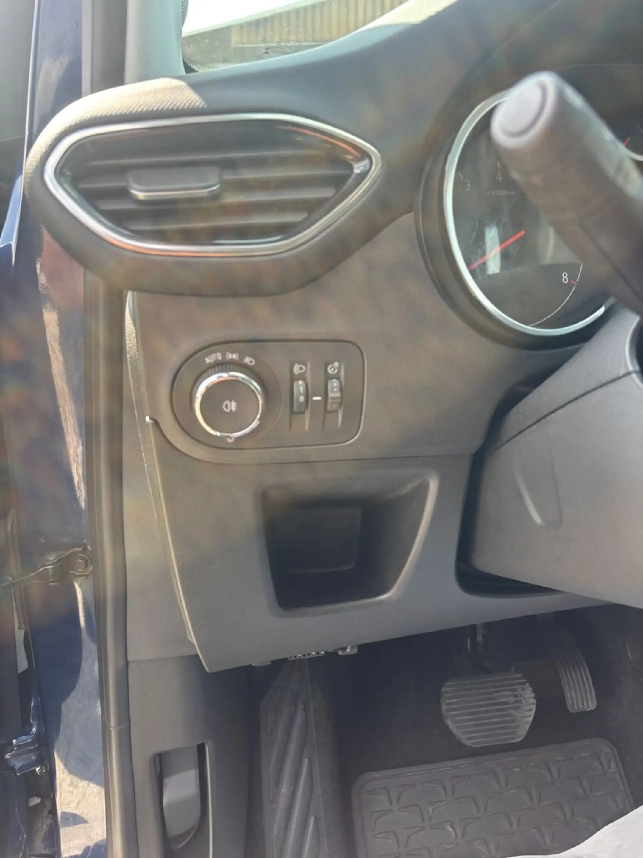 Opel Crossland X — photo 15