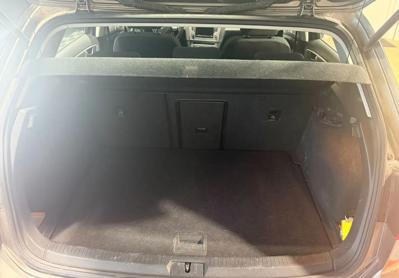 Volkswagen Golf Standard Model — photo 15