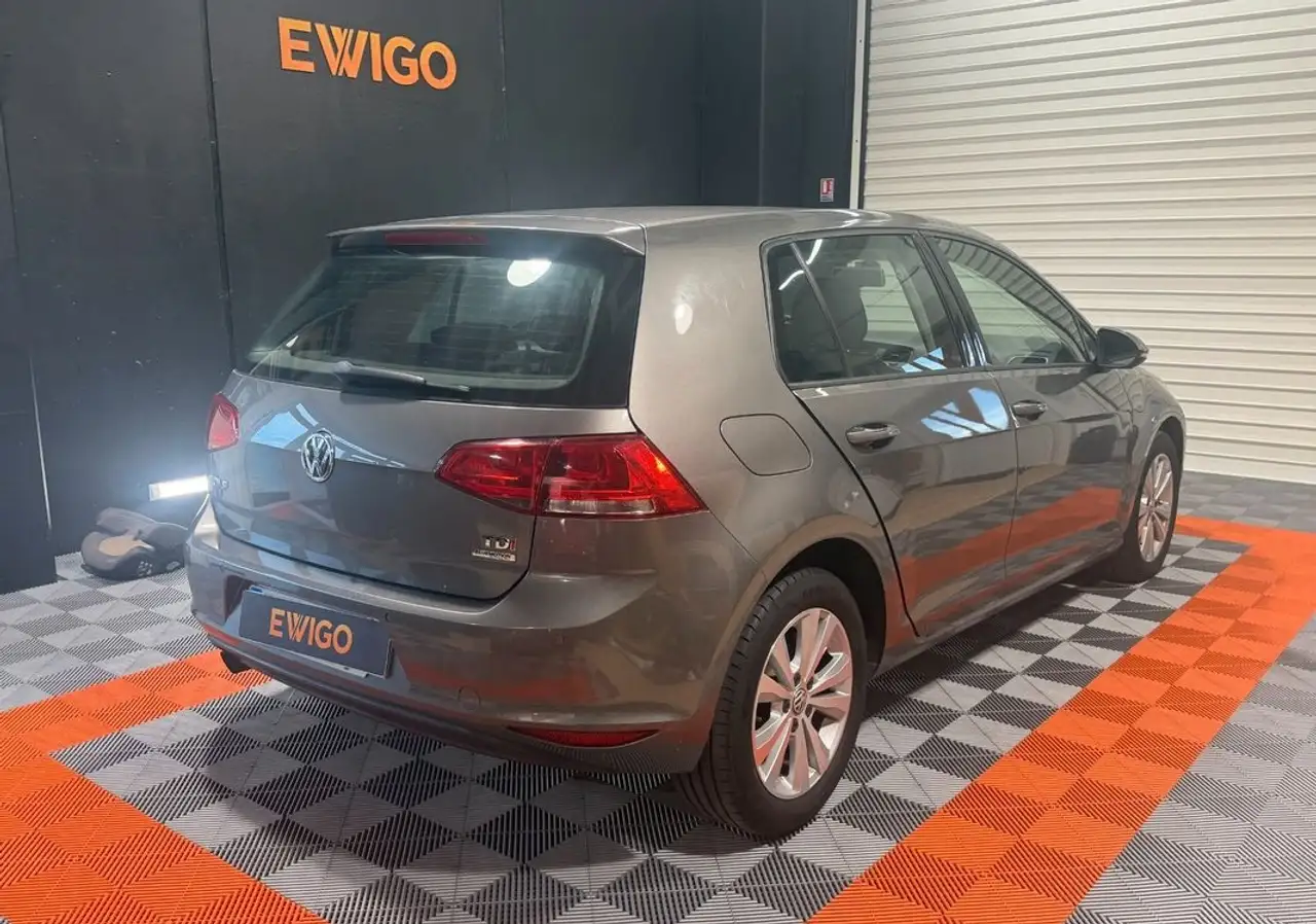 Volkswagen Golf Standard Model — photo 2
