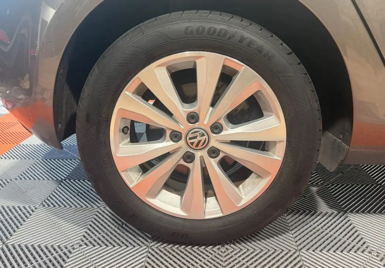 Volkswagen Golf Standard Model — photo 26