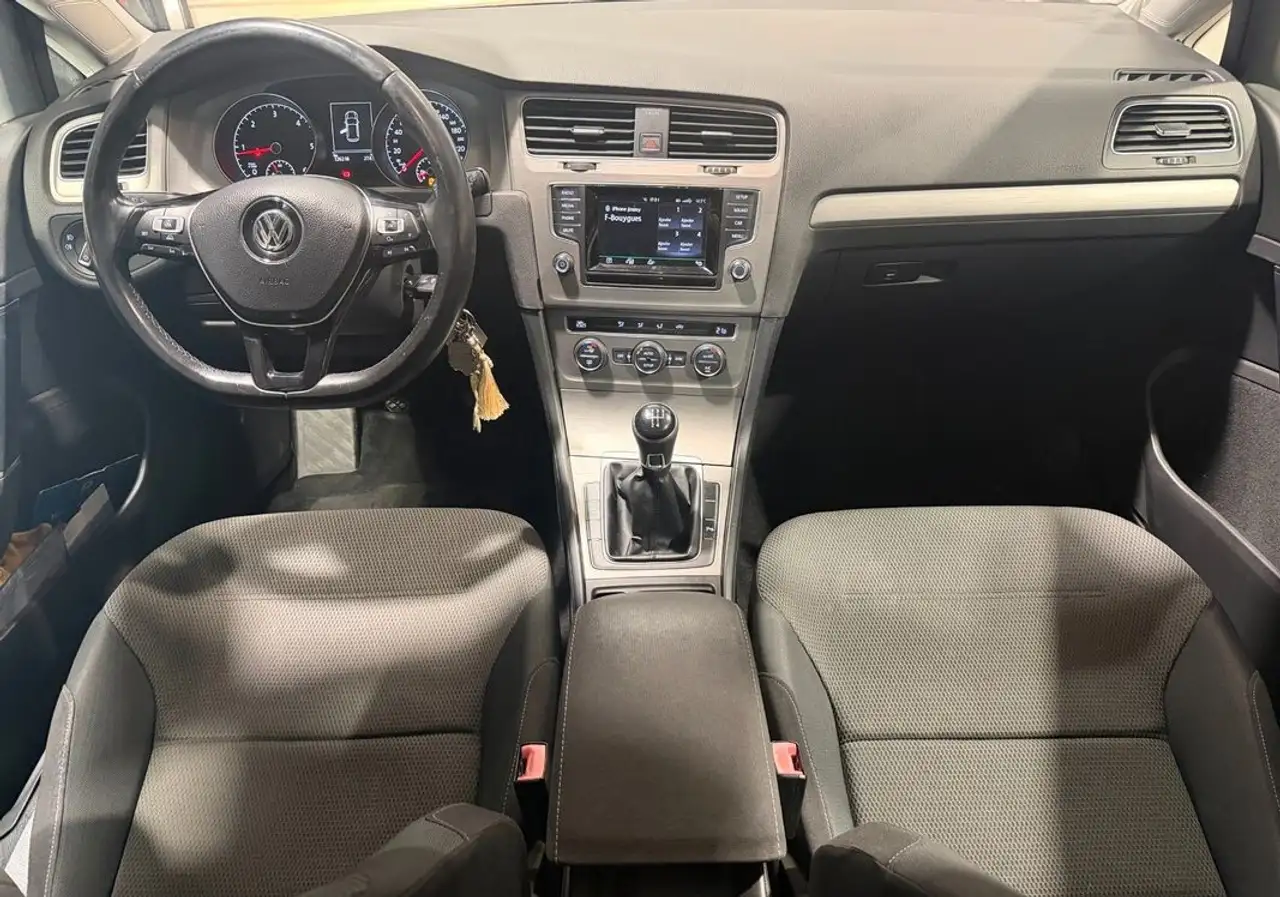 Volkswagen Golf Standard Model — photo 3