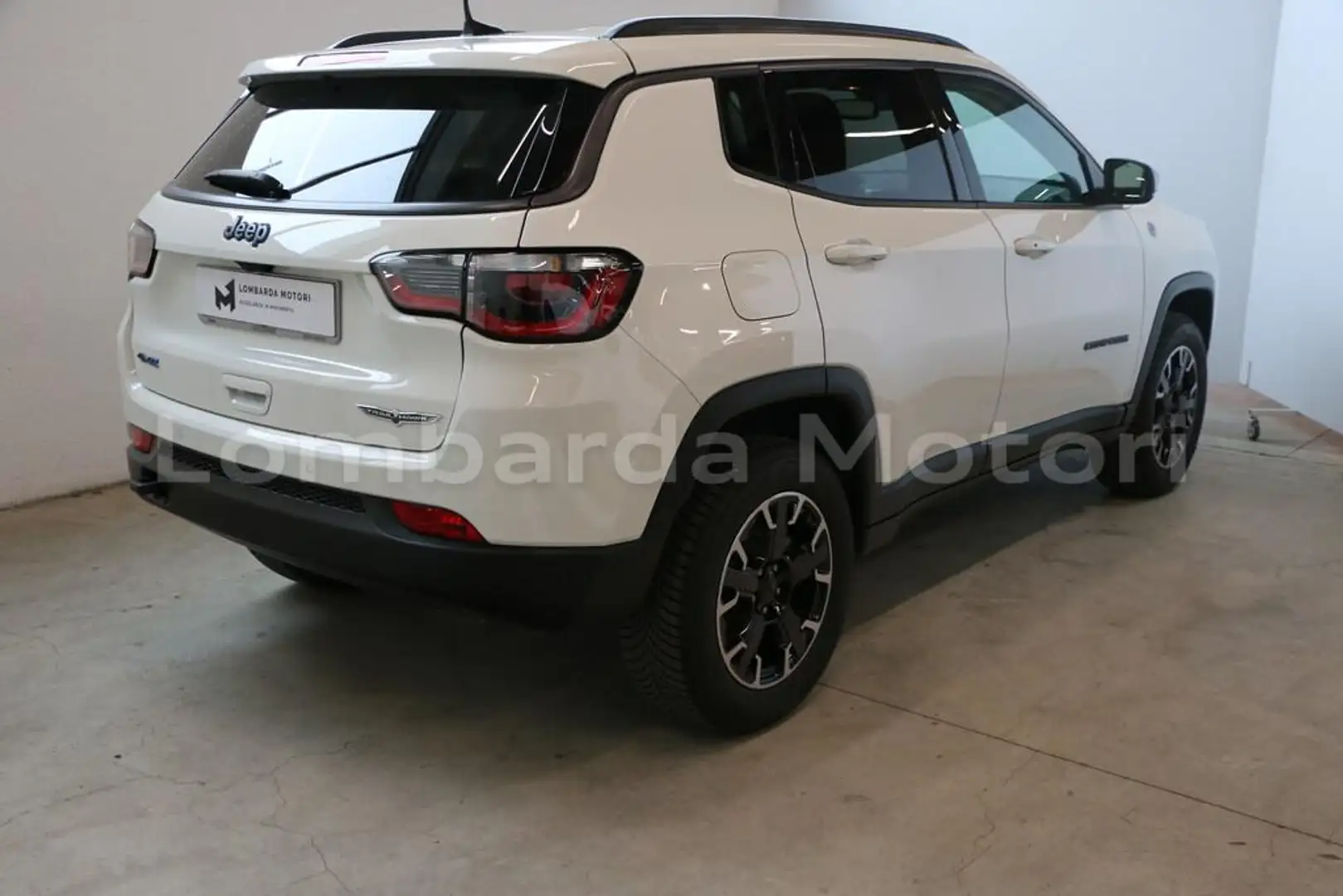 Jeep Compass 1.3 turbo t4 phev Trailhawk 4xe at6 White - 2