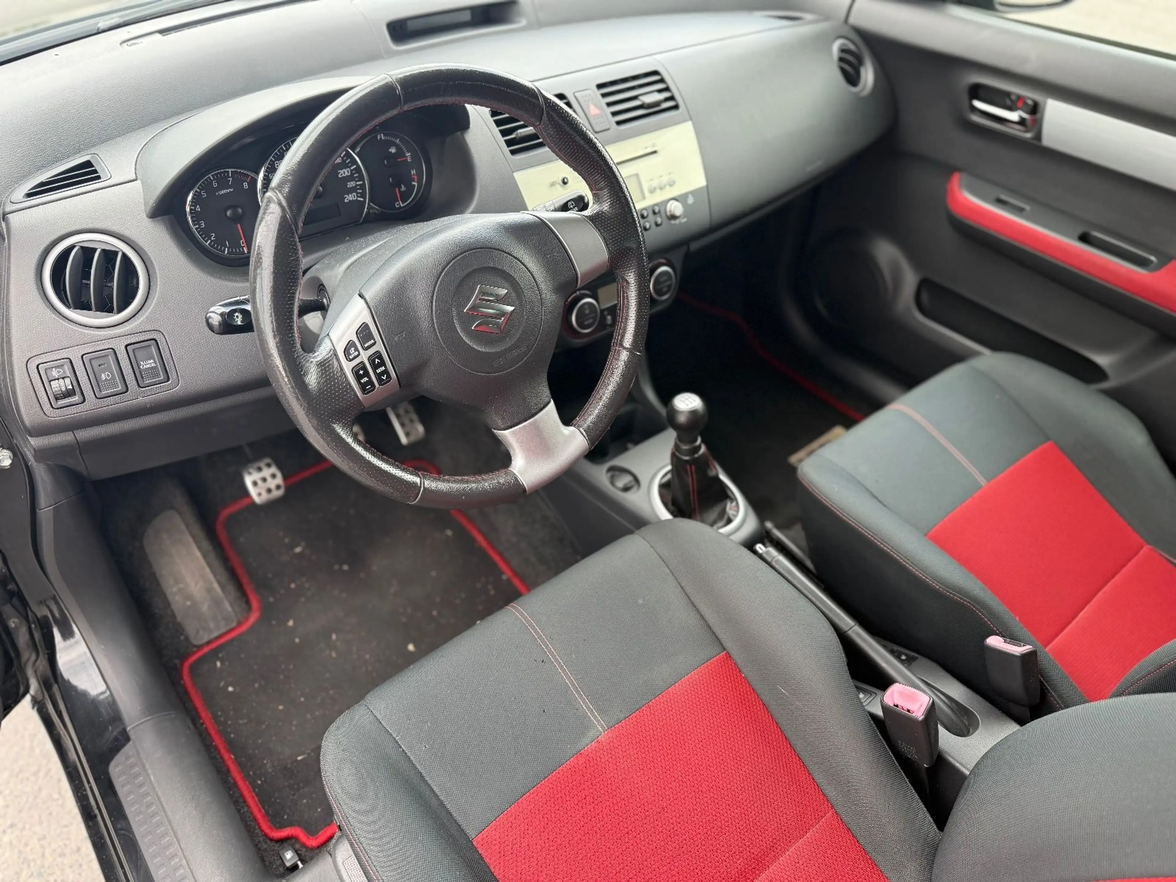 Suzuki Swift 1.6 Sport Ralley N Style — photo 12