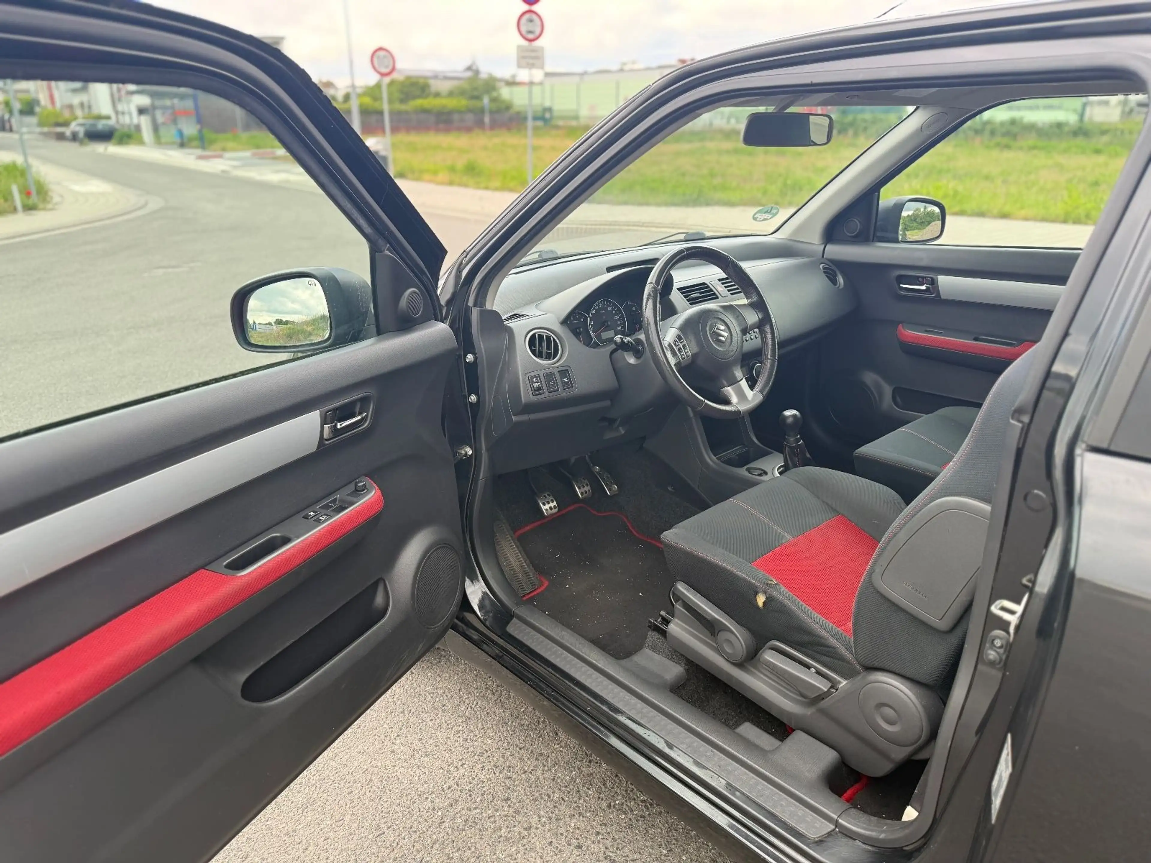 Suzuki Swift 1.6 Sport Ralley N Style — photo 11
