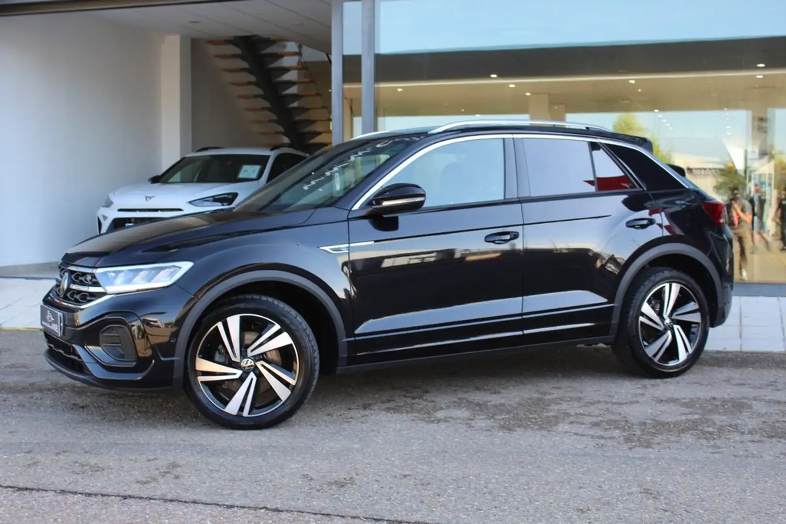 Volkswagen T-Roc 2.0TDI R-Line DSG7 110KW Negro - 2