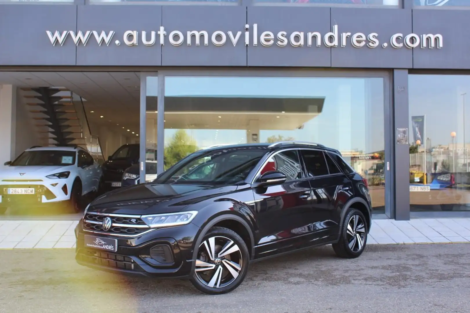 Volkswagen T-Roc 2.0TDI R-Line DSG7 110KW Negro - 1