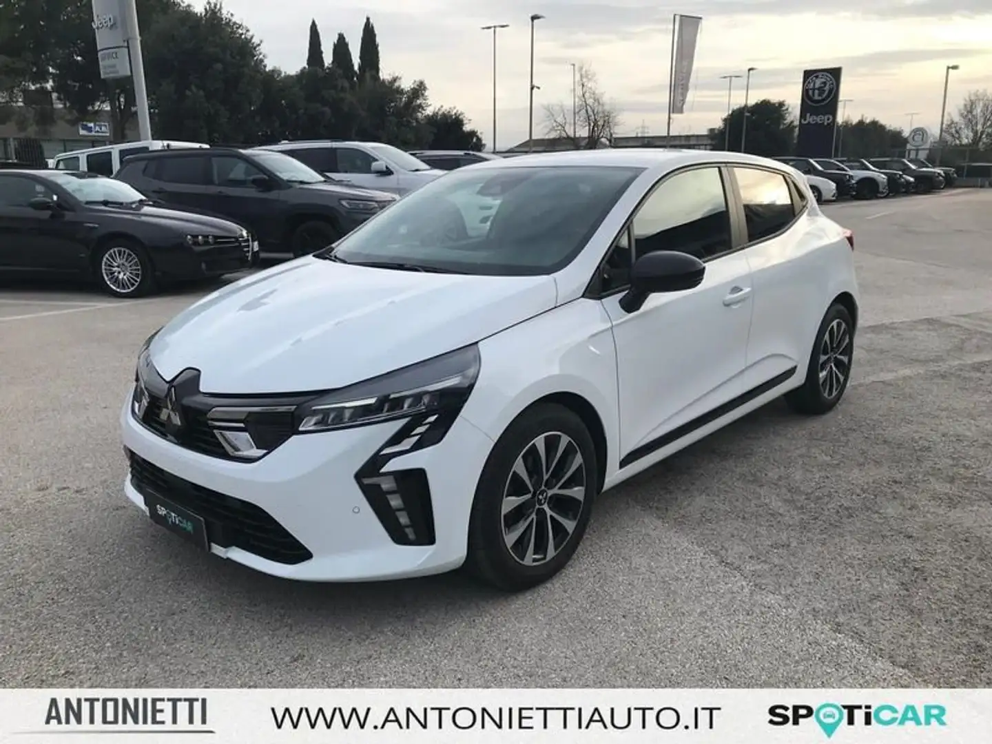 Mitsubishi Colt 1.0L turbo 90 CV Invite Bianco - 1