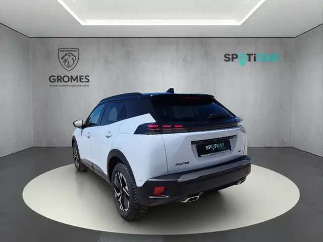 Peugeot 2008 view 5