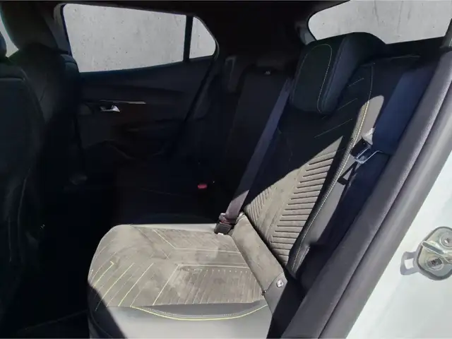 Peugeot 2008 view 8