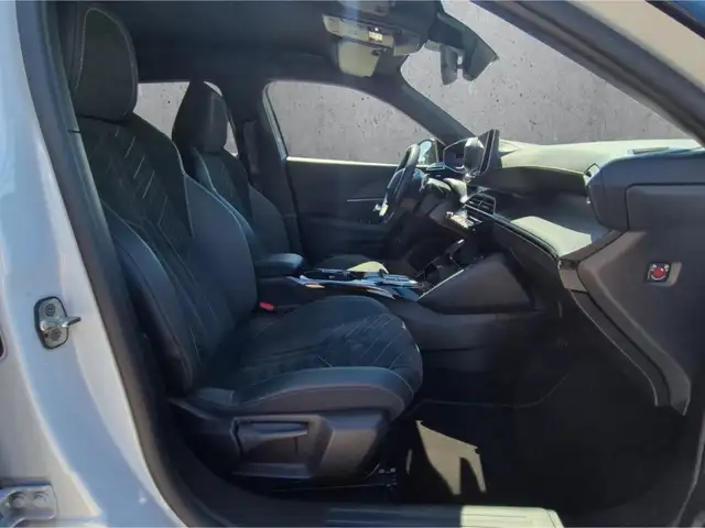 Peugeot 2008 view 13
