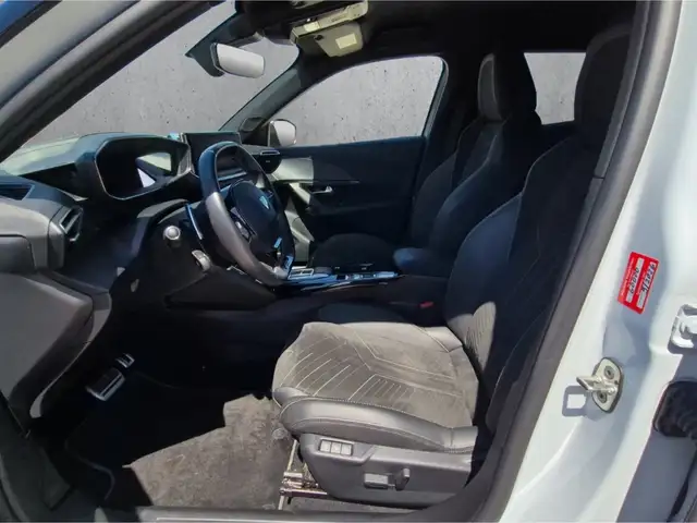 Peugeot 2008 view 9