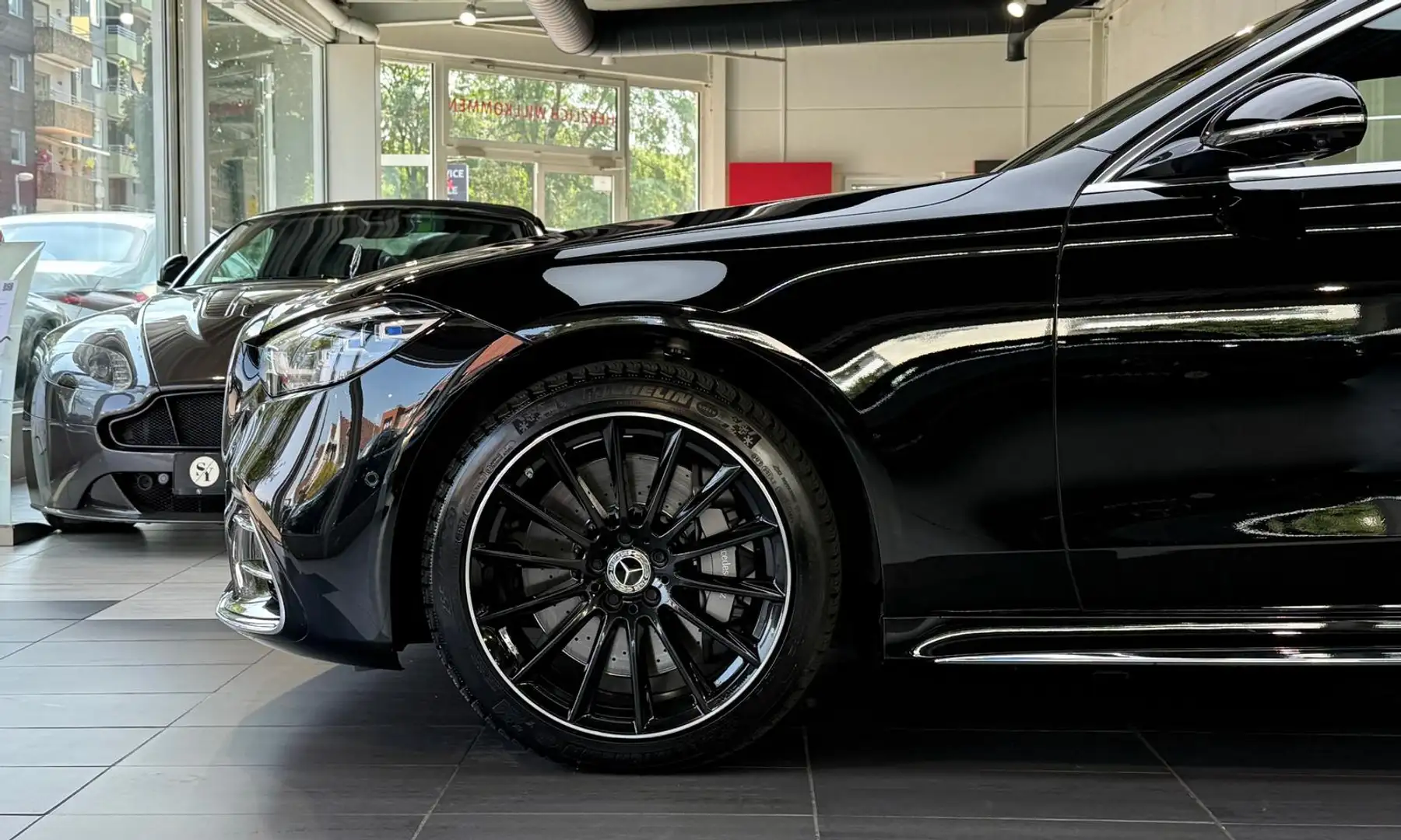 Mercedes-Benz S 580 4M L AMG*E-Aktive*FirstClass*Burm4D*3xTV* Zwart - 2