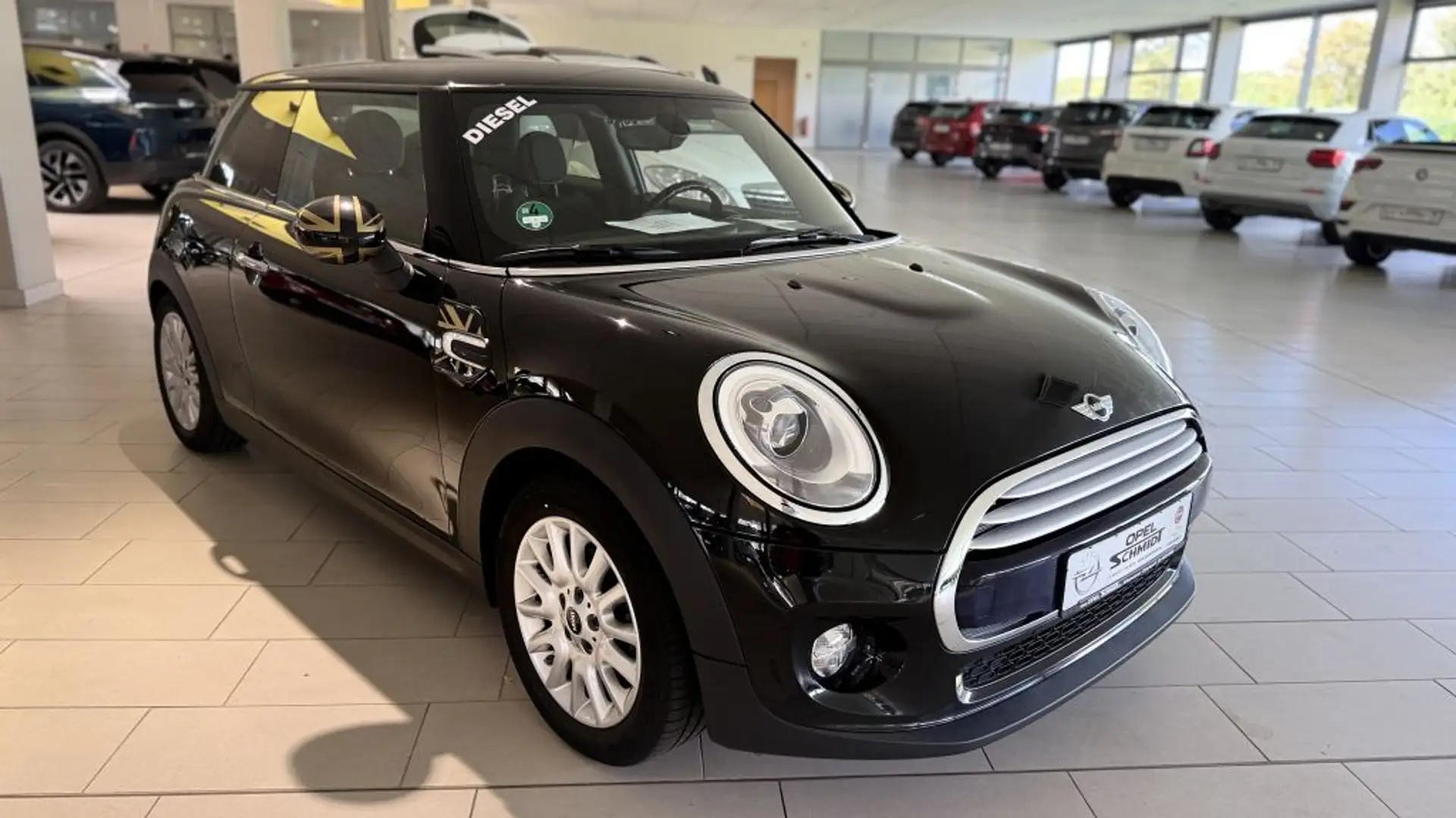 MINI Cooper D Schwarz - 1