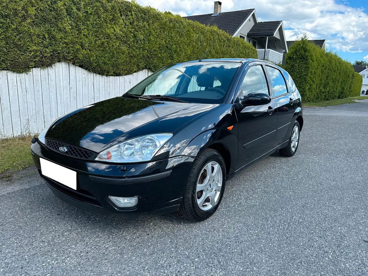 Ford Focus Focus 5p 1.6i 16v Ambiente FL Noir - 1