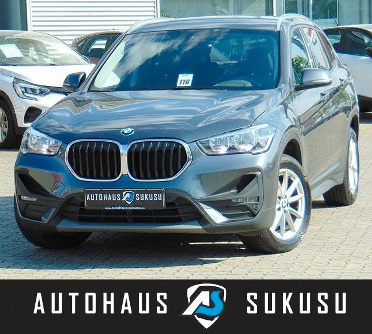 BMW X1 sDrive 18i Aut. Advantage Grau - 1