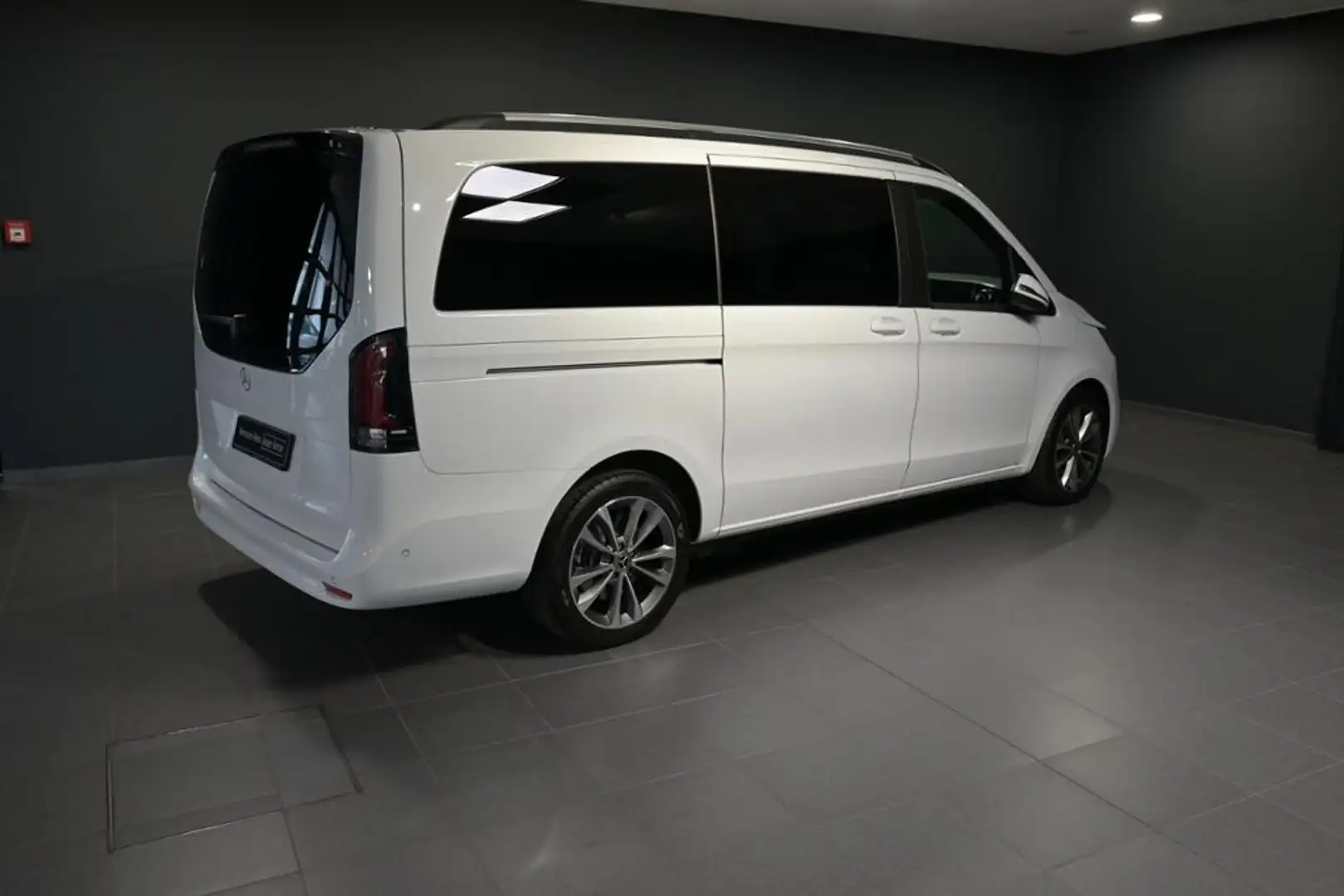 Mercedes-Benz V 220 lang Style 8-Sitze Klima AHK 2.5 t. NAVI Kam Weiß - 2