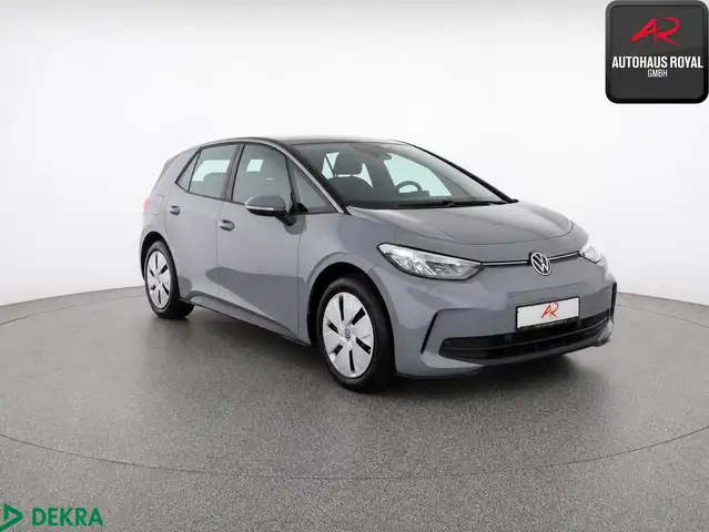 Volkswagen ID.3 view 6