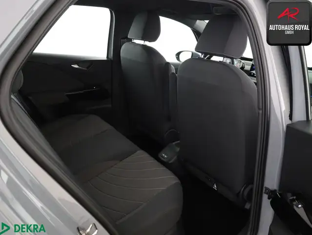 Volkswagen ID.3 view 11