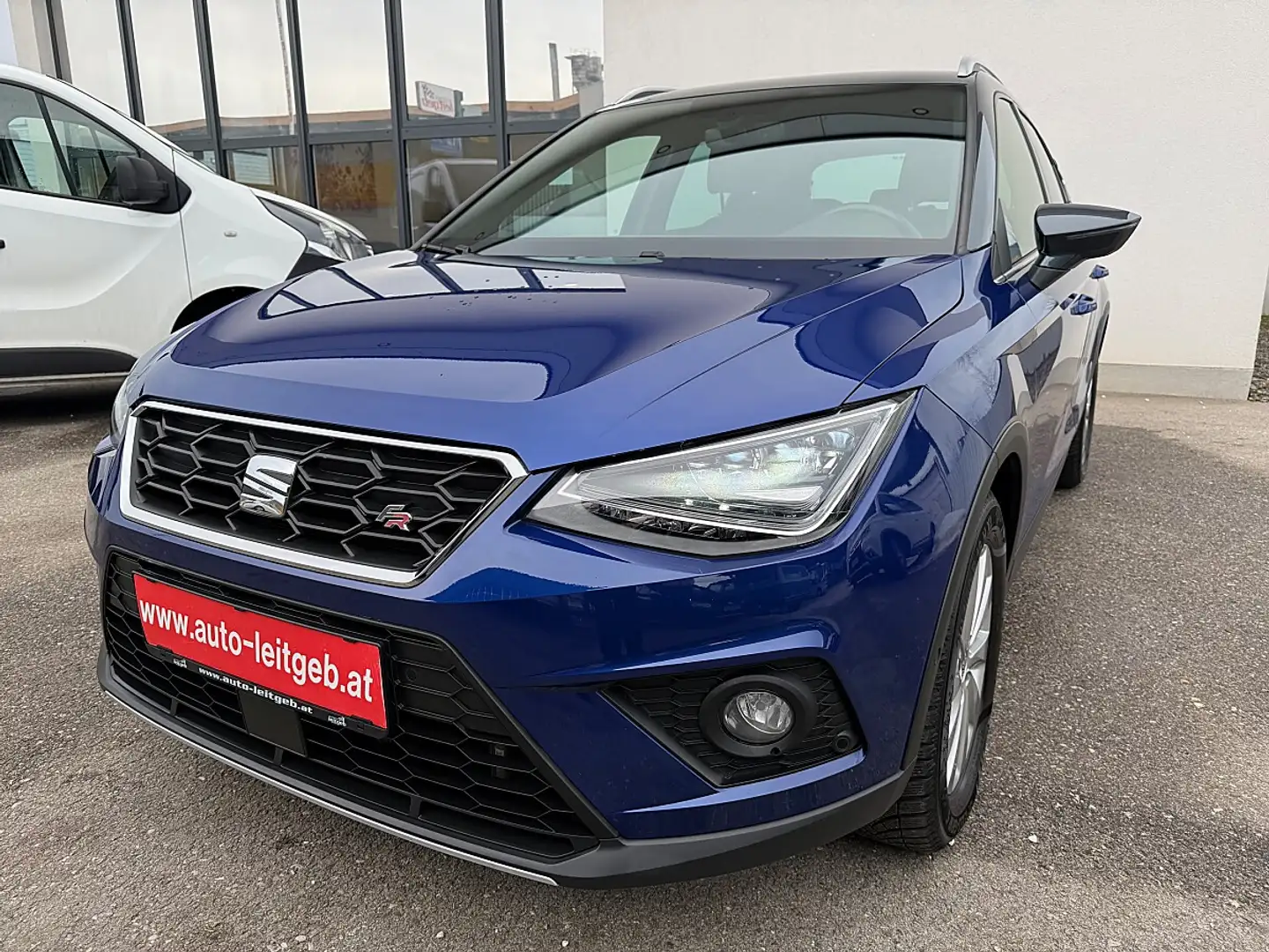 SEAT Arona 1,0 Eco TSI FR DSG Blau - 1