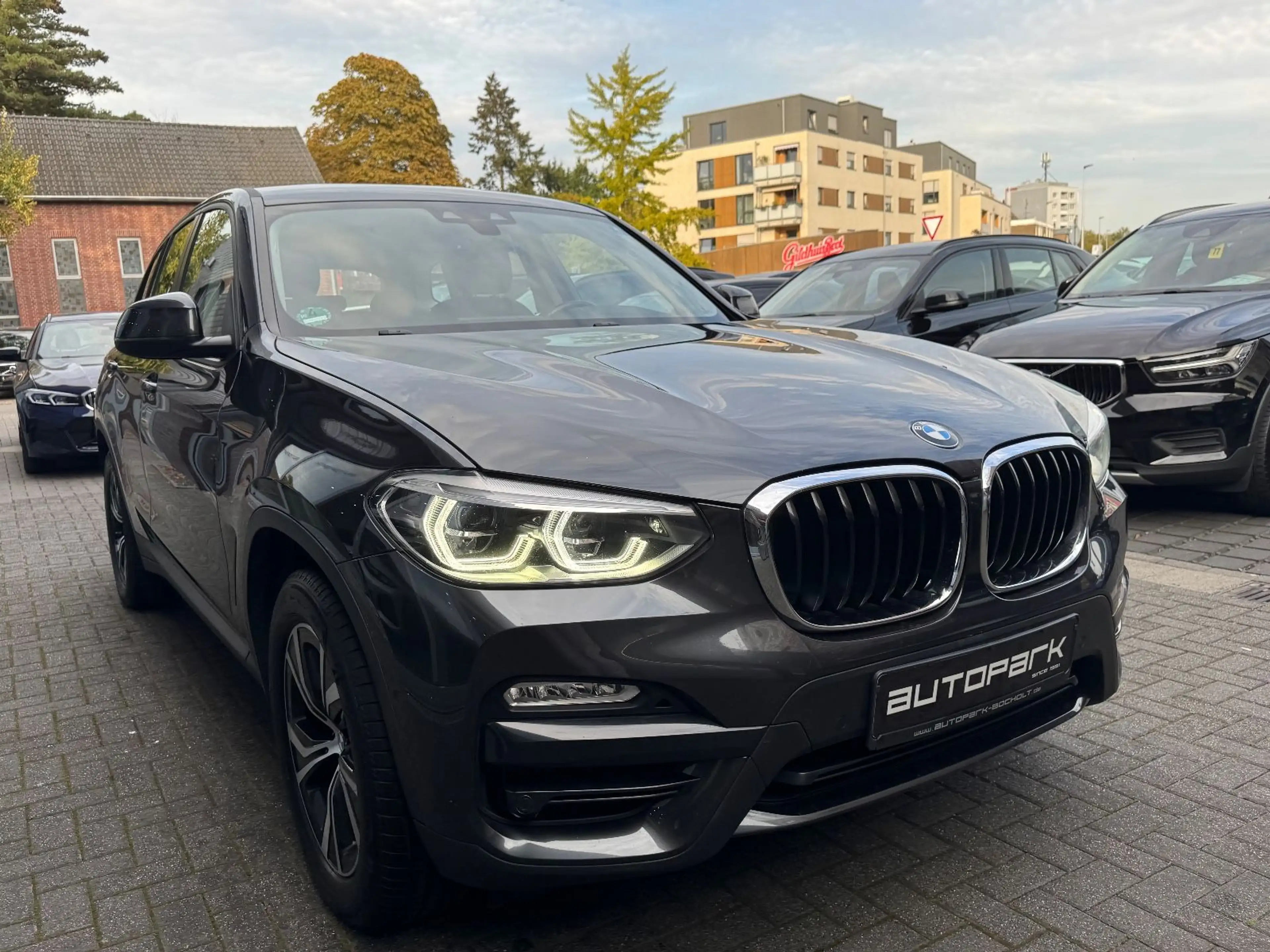 BMW X3 xDrive 20 d LM18°Head°Parking Assi°DAB°AHK°1 — photo 4