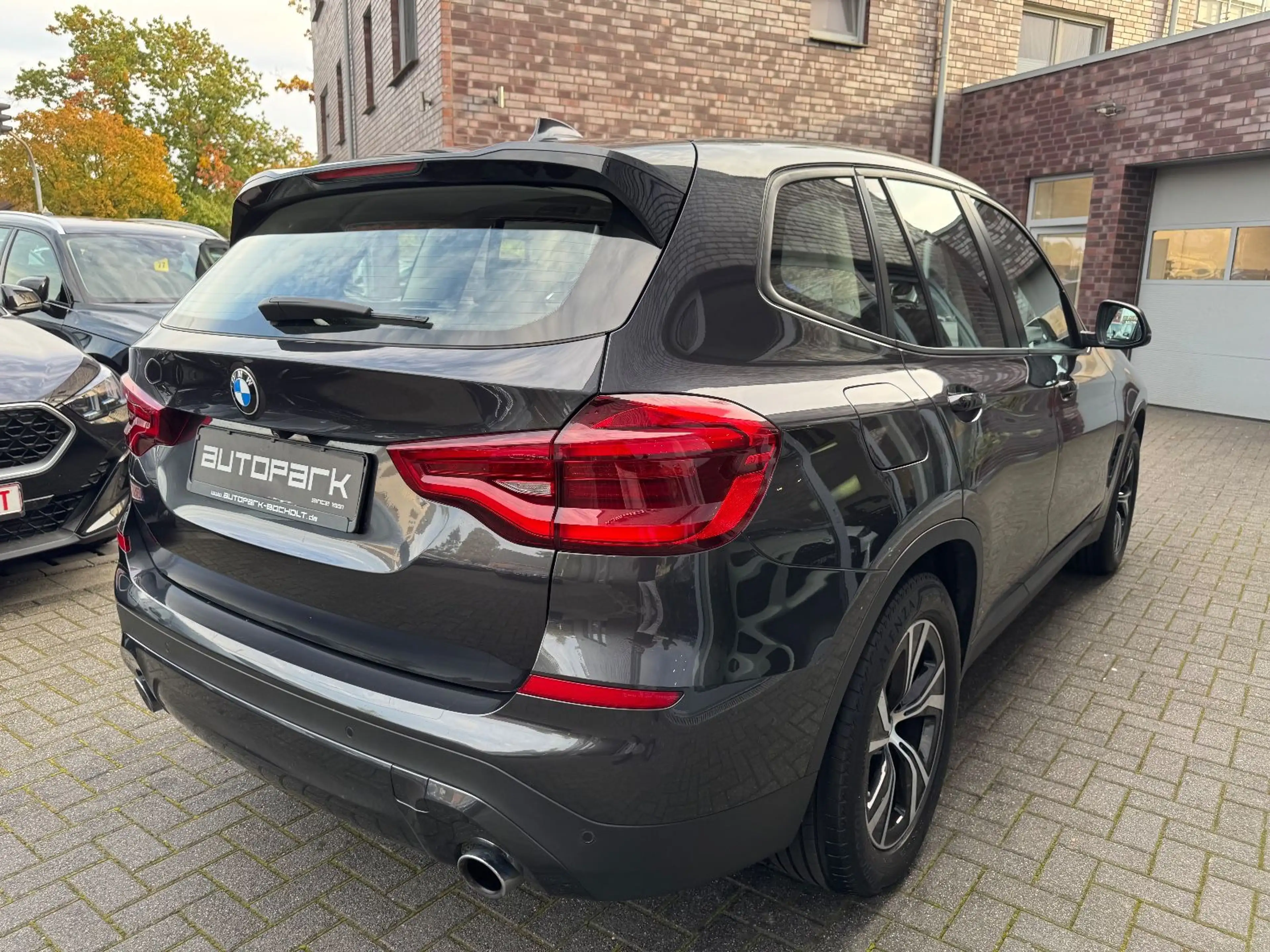 BMW X3 xDrive 20 d LM18°Head°Parking Assi°DAB°AHK°1 — photo 9