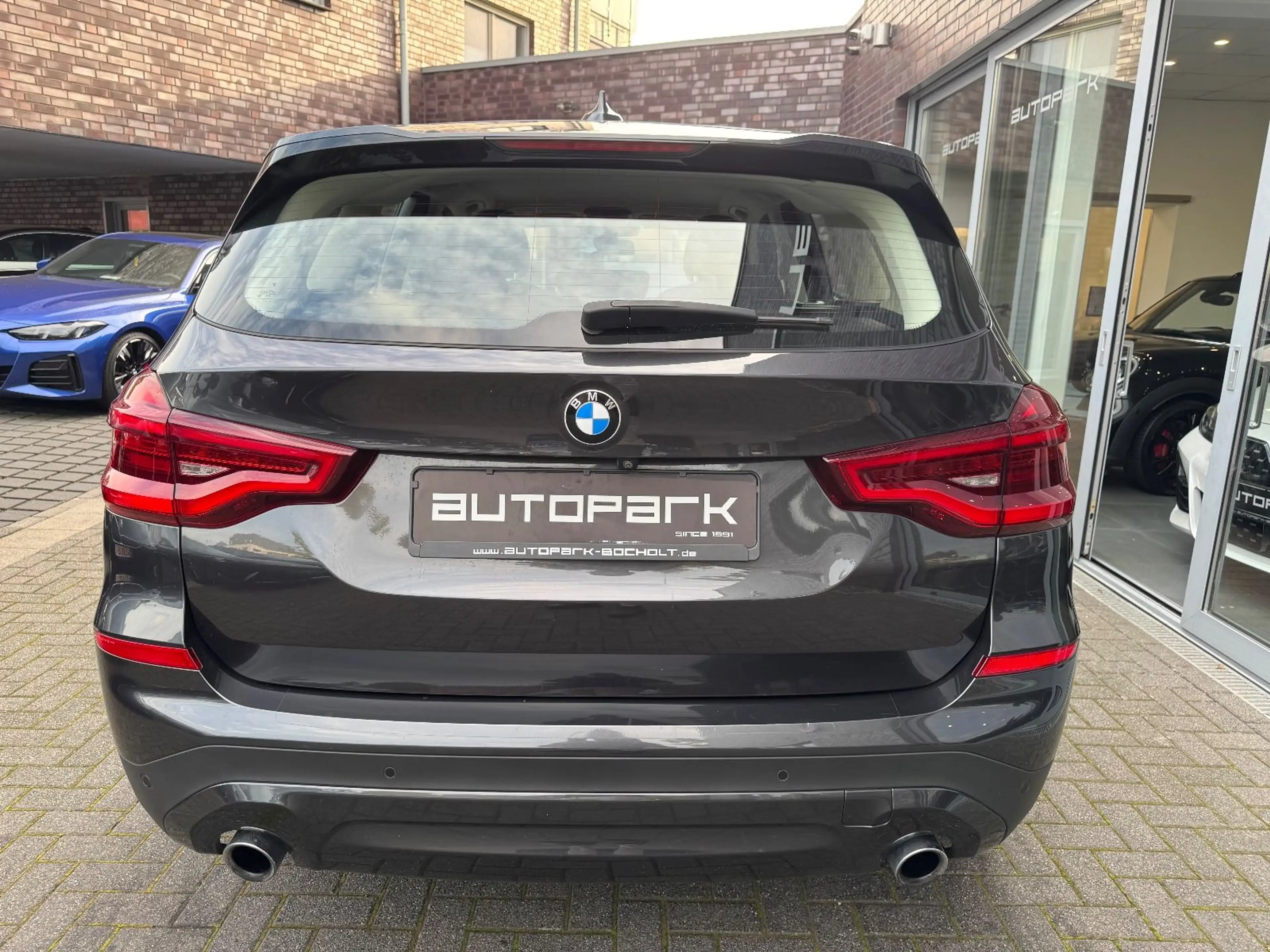 BMW X3 xDrive 20 d LM18°Head°Parking Assi°DAB°AHK°1 — photo 10