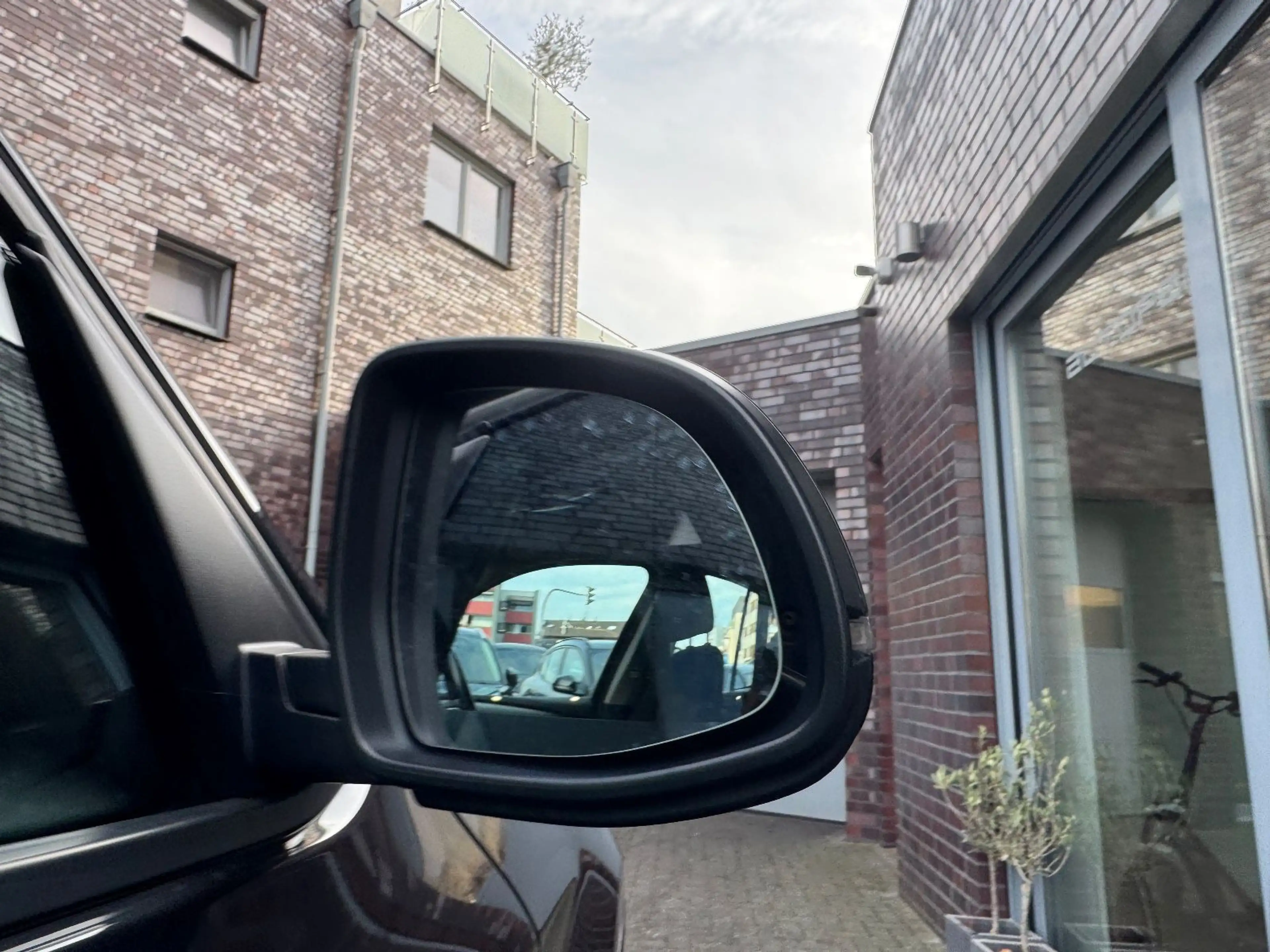 BMW X3 xDrive 20 d LM18°Head°Parking Assi°DAB°AHK°1 — photo 7