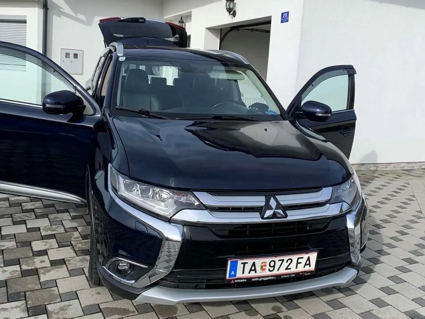 Mitsubishi Outlander Outlander 2,2 DI-D Instyle Aut. Instyle Blau - 1