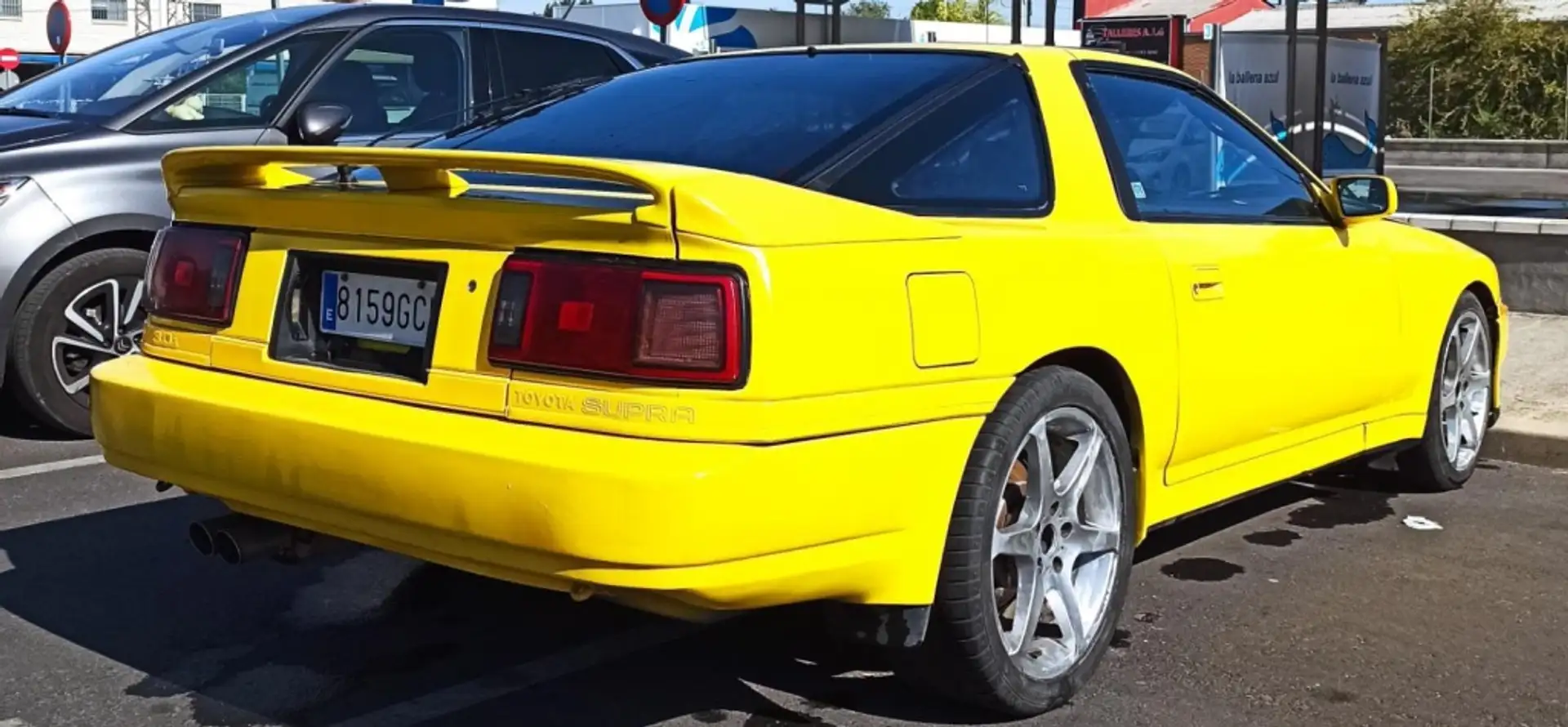 Toyota Supra 3.0i Jaune - 1