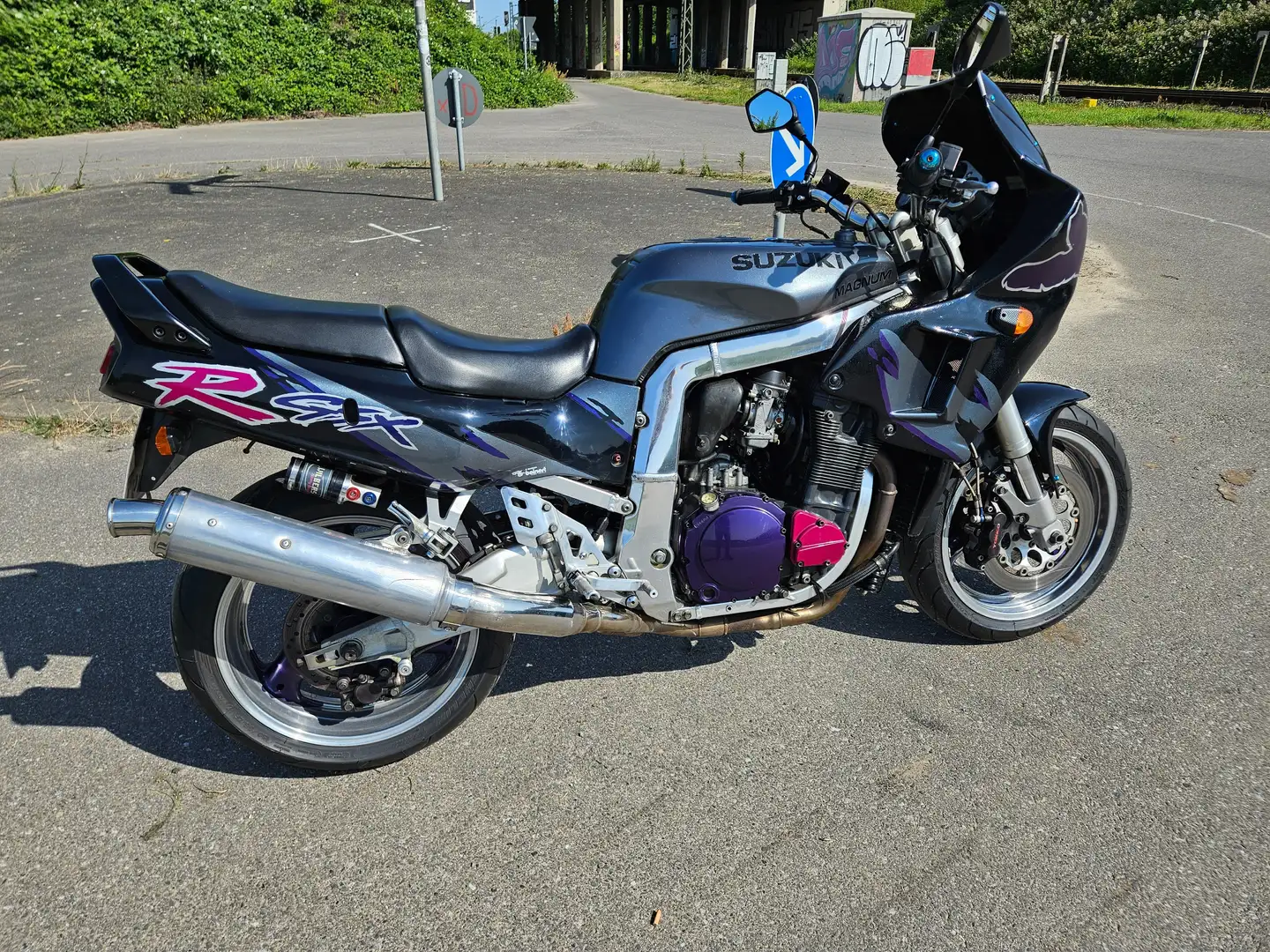 Suzuki GSX-R 1100 155 PS, Wasser / Öl Kühlung - 1