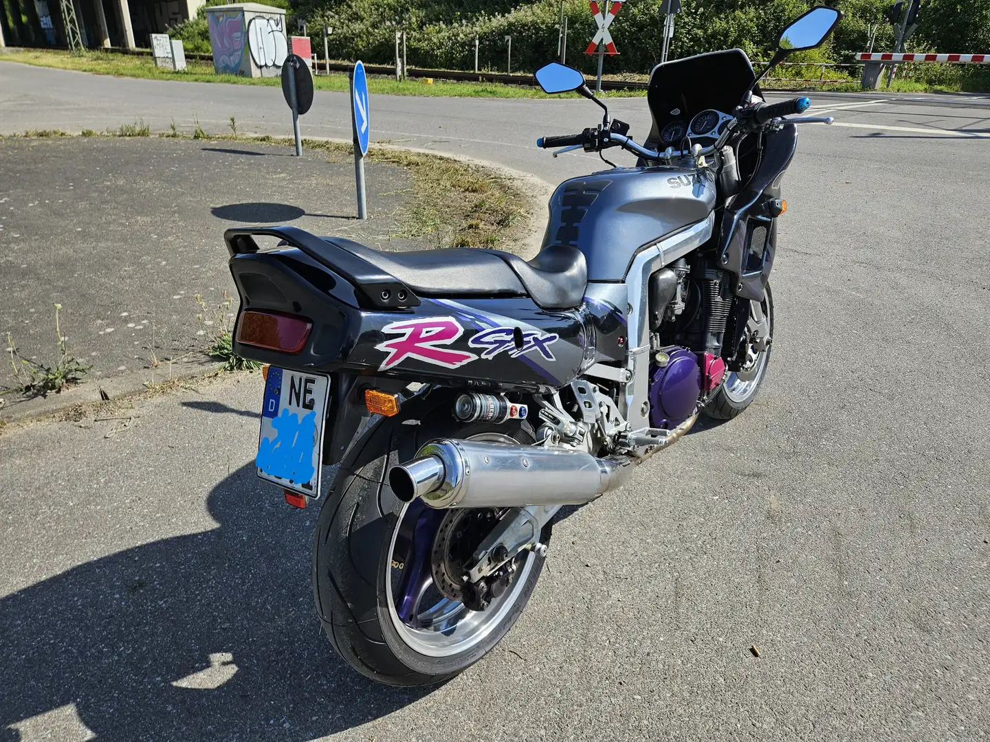Suzuki GSX-R 1100 155 PS, Wasser / Öl Kühlung - 2