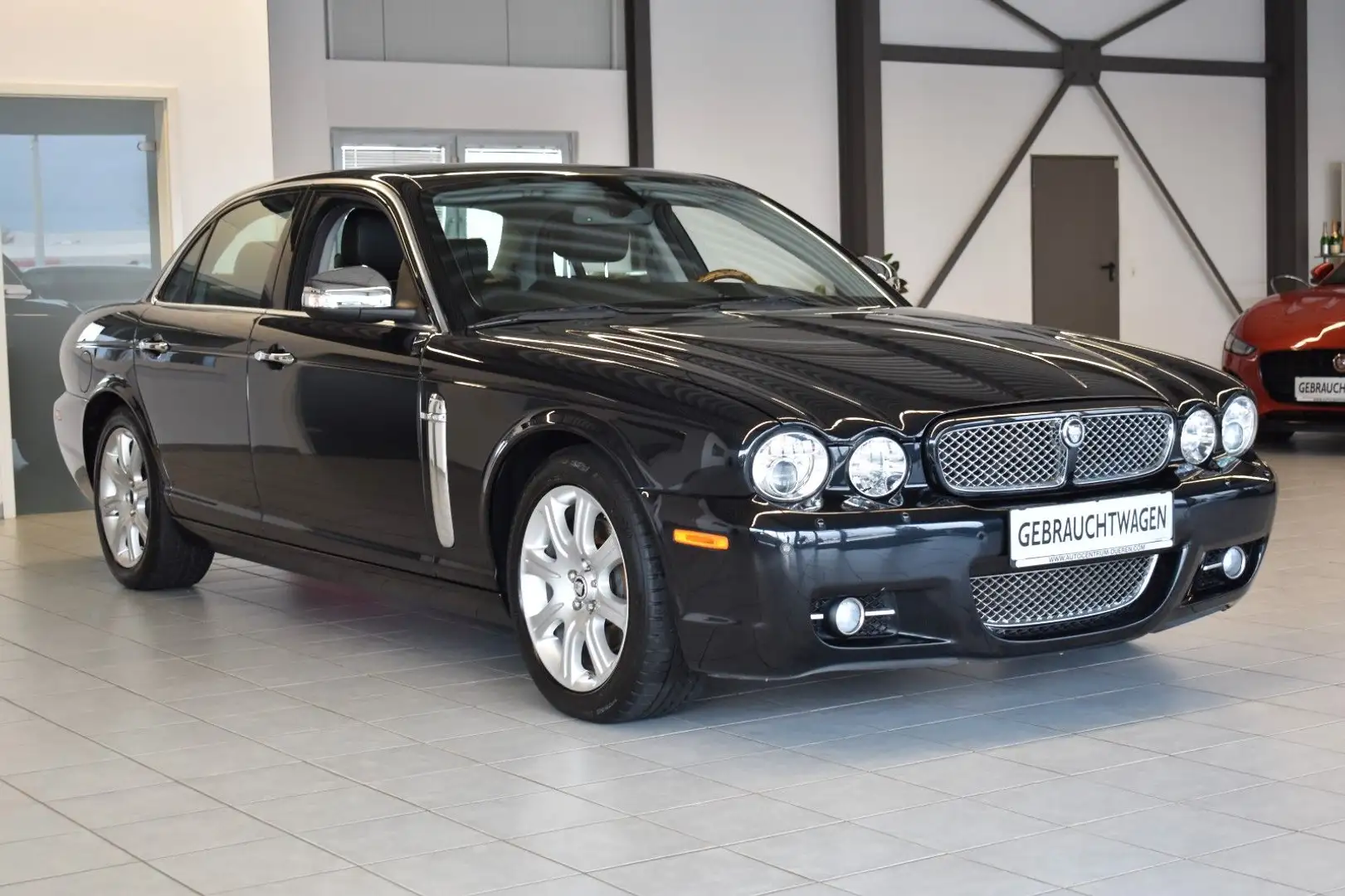 Jaguar XJ 4.2 XJ8 (X358) Executive FACELIFT/ Schwarz - 1