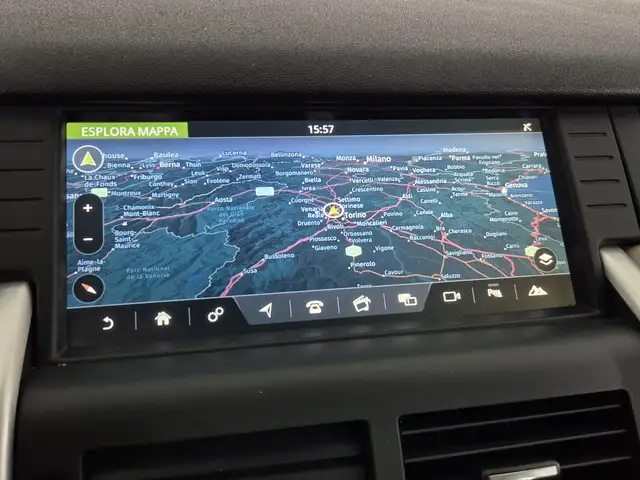 Land Rover Discovery Sport view 12