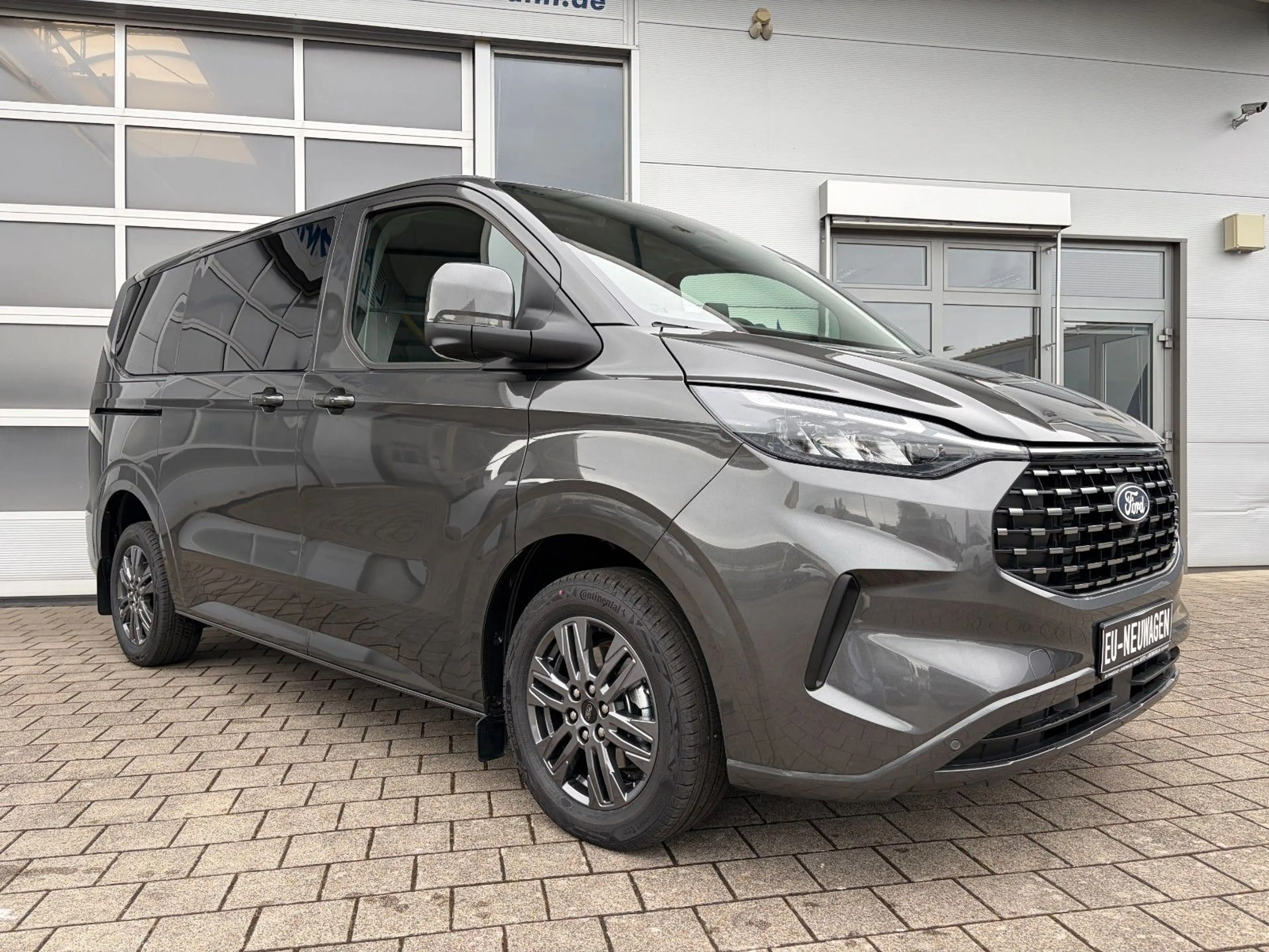 Ford Tourneo Custom 2.0 EcoBlue Aut. AWD Titanium 8SI — photo 2