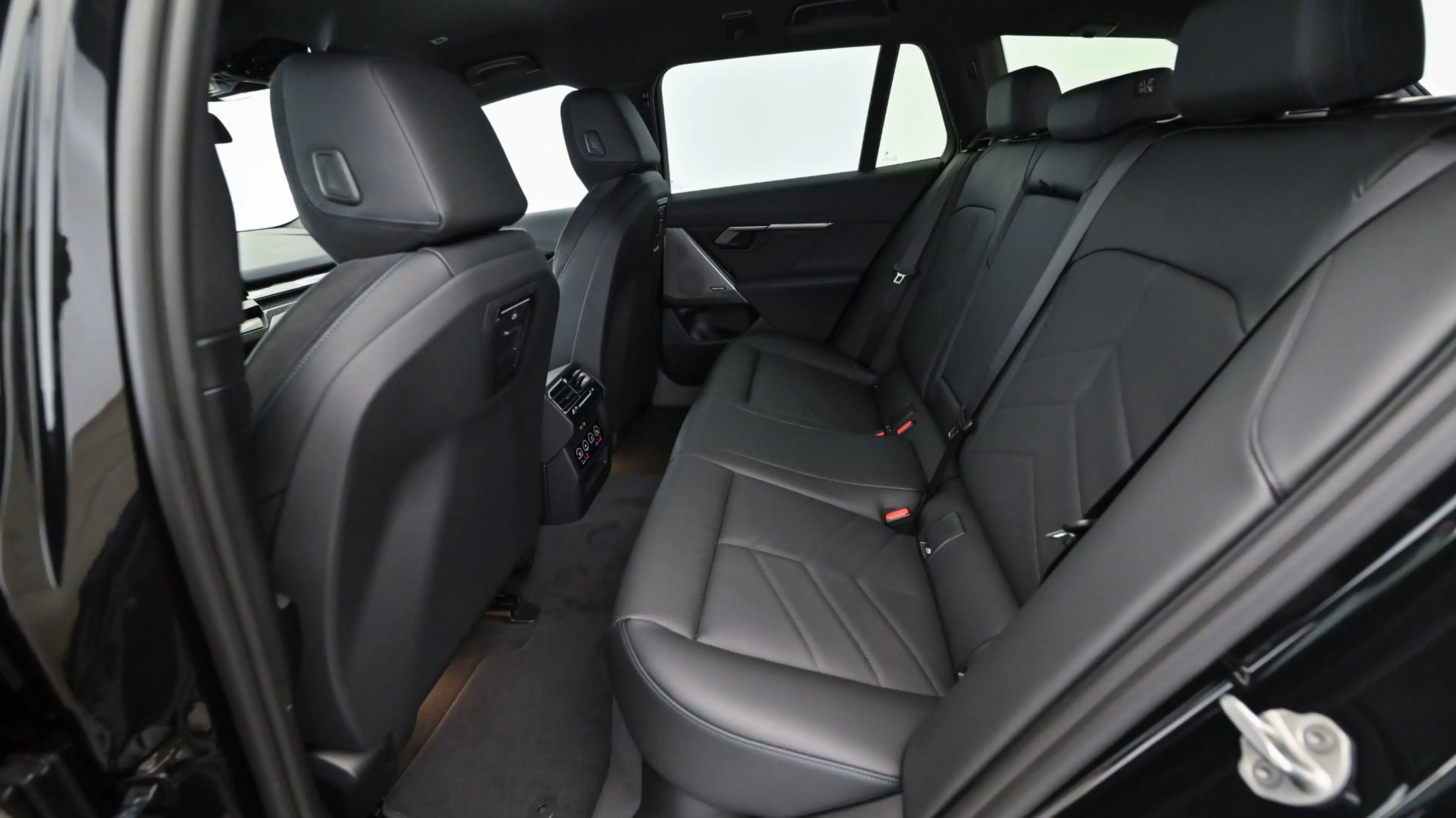 BMW i5 xDrive40 83,9kWh — photo 8