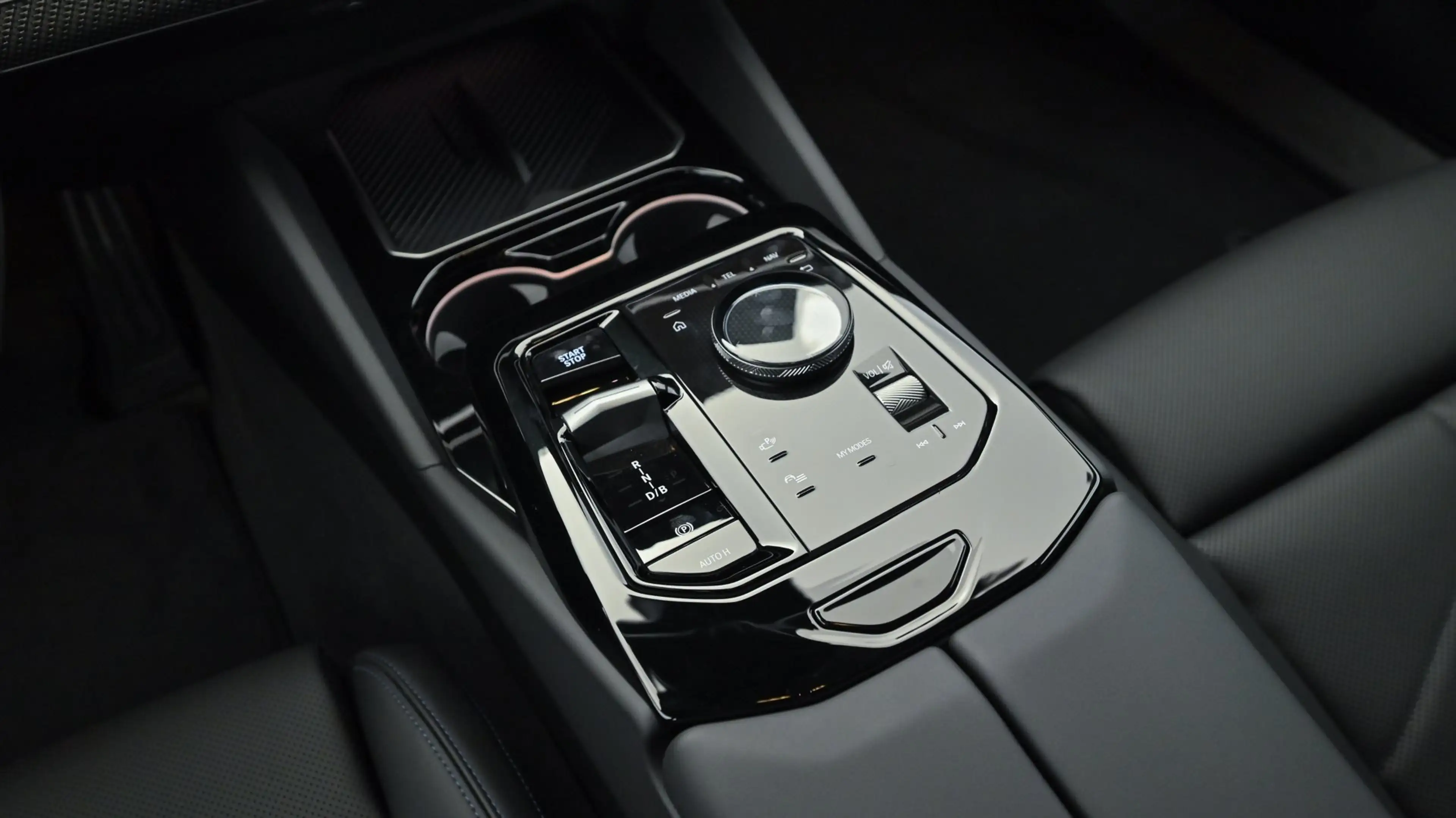 BMW i5 xDrive40 83,9kWh — photo 12