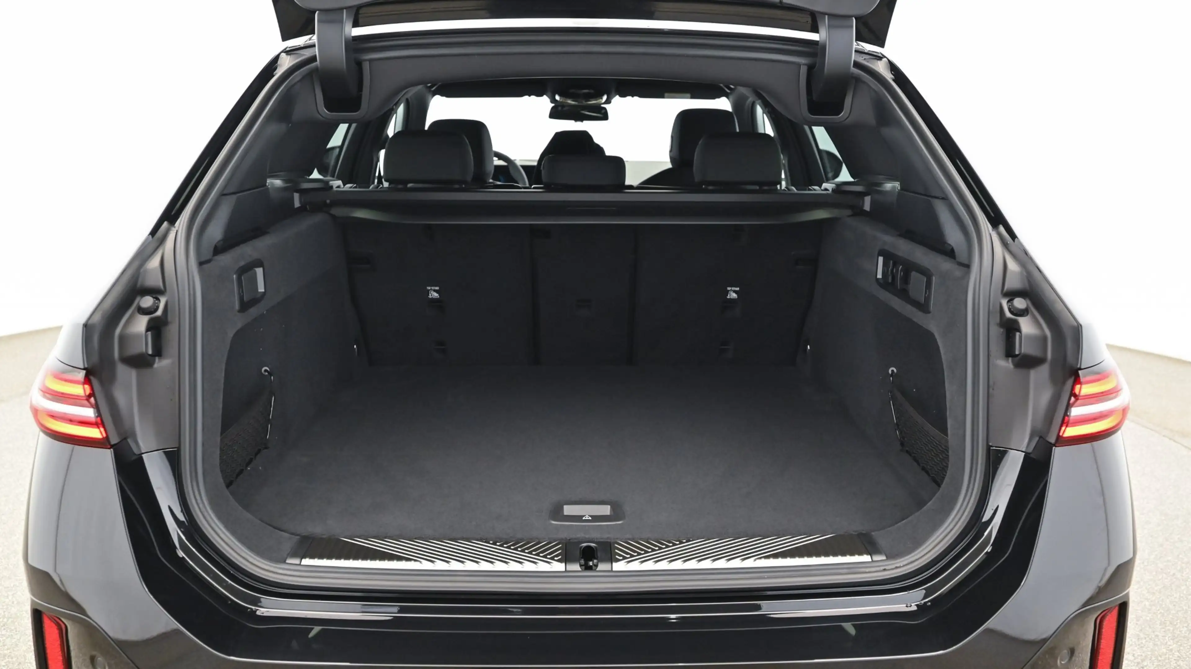 BMW i5 xDrive40 83,9kWh — photo 6