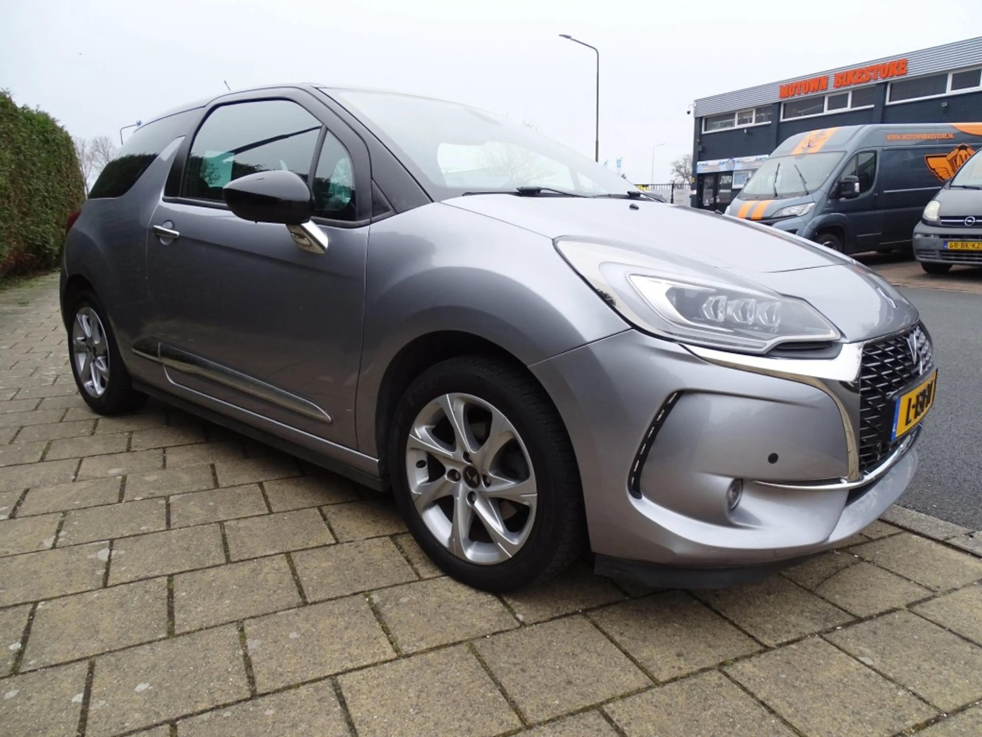 DS Automobiles DS 3 1.2 PT CON. CHIC-Clima-Navi-Led-Blth-Pdc-Came-Trkh — photo 4