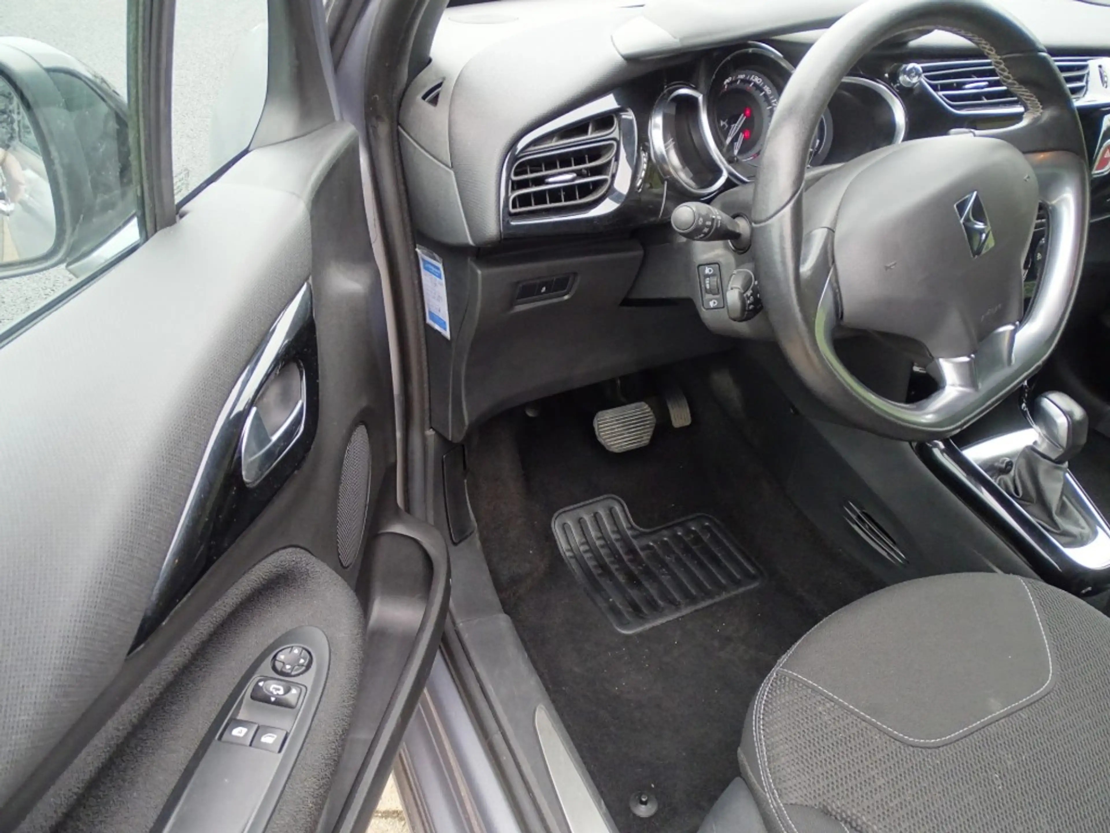 DS Automobiles DS 3 1.2 PT CON. CHIC-Clima-Navi-Led-Blth-Pdc-Came-Trkh — photo 10