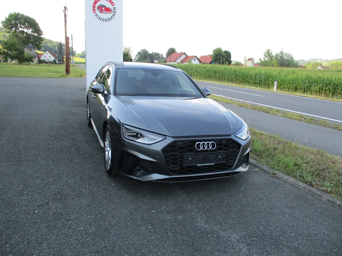 Audi A4 35 TDI S line Head up Grau - 1