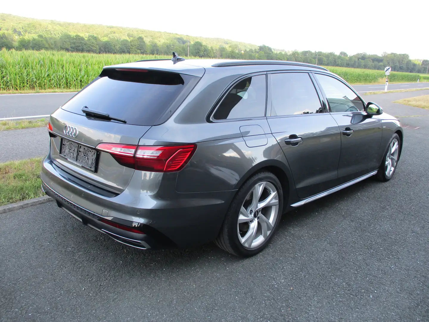 Audi A4 35 TDI S line Head up Grau - 2