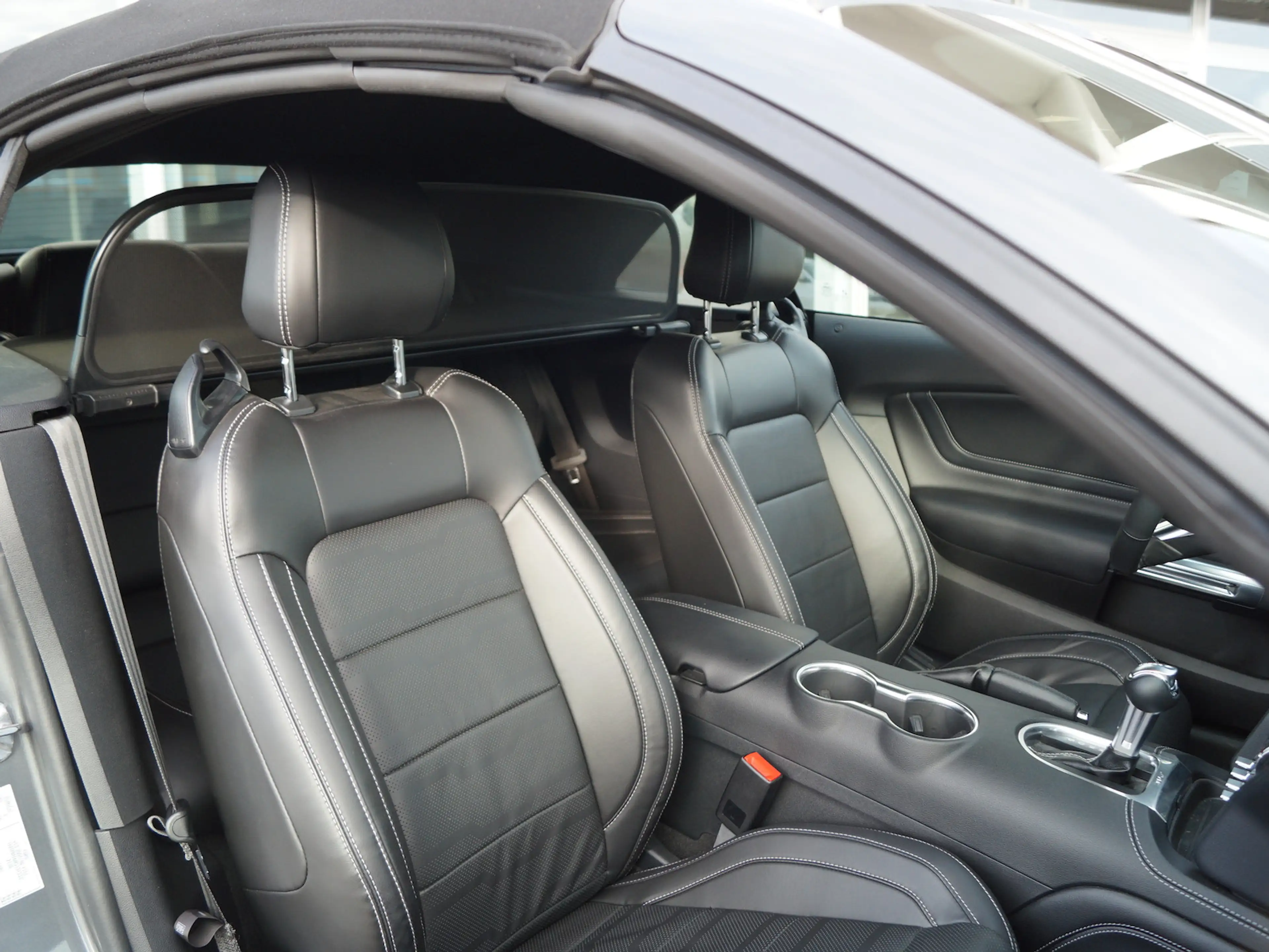Ford Mustang GT Convertible 5.0 Ti-VCT V8 Aut. Cabrio — photo 9