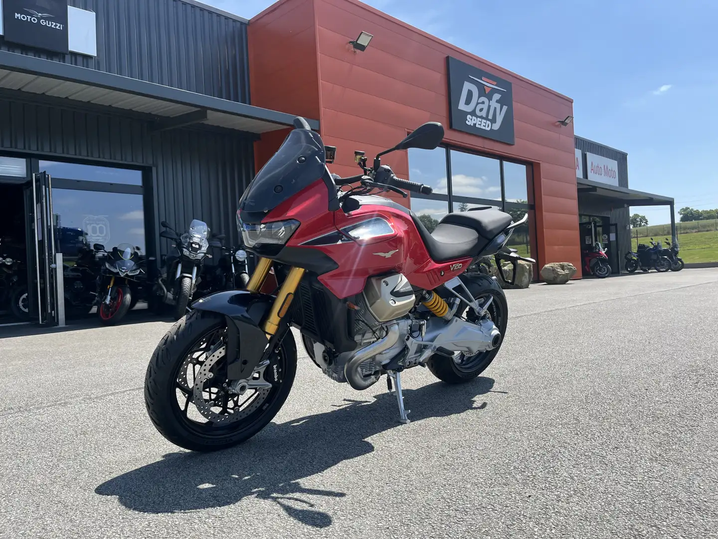 Moto Guzzi V 100 - 1