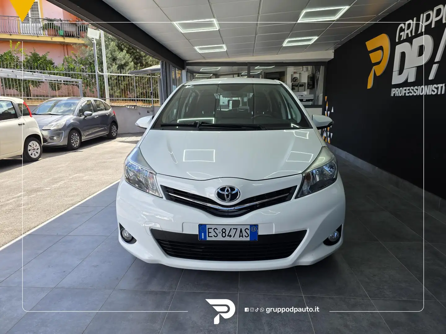 Toyota Yaris Yaris 5p 1.4 d-4d Lounge Blanc - 2