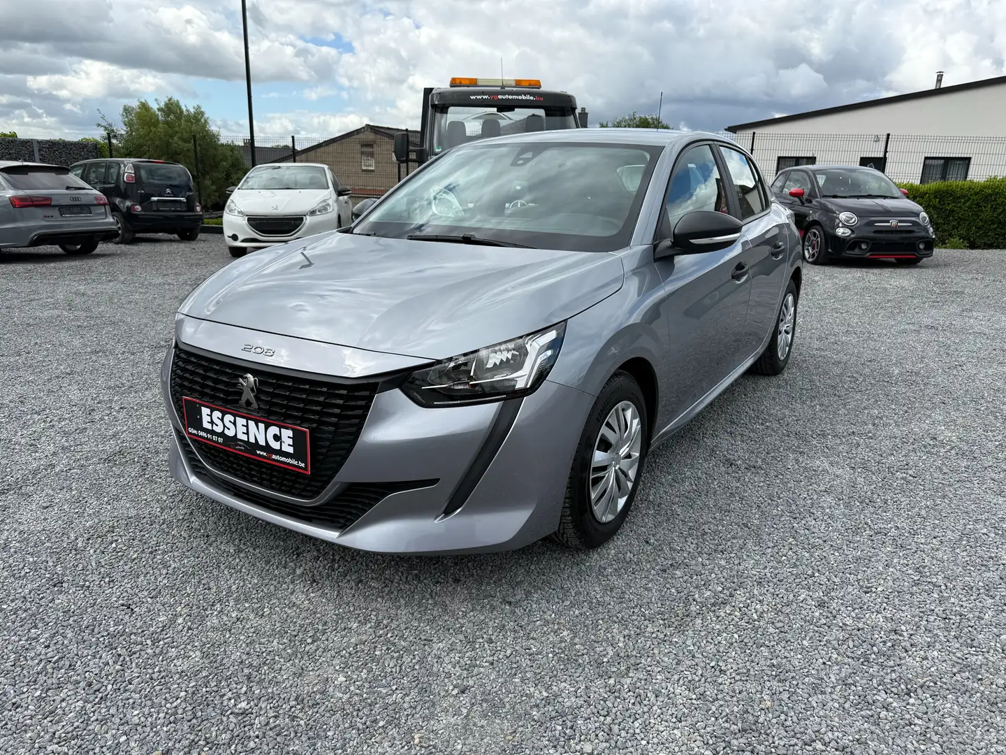 Peugeot 208 1200CC ESSENCE 75CV ANNEE 08/2020 27000KM GARANTIE Gris - 1