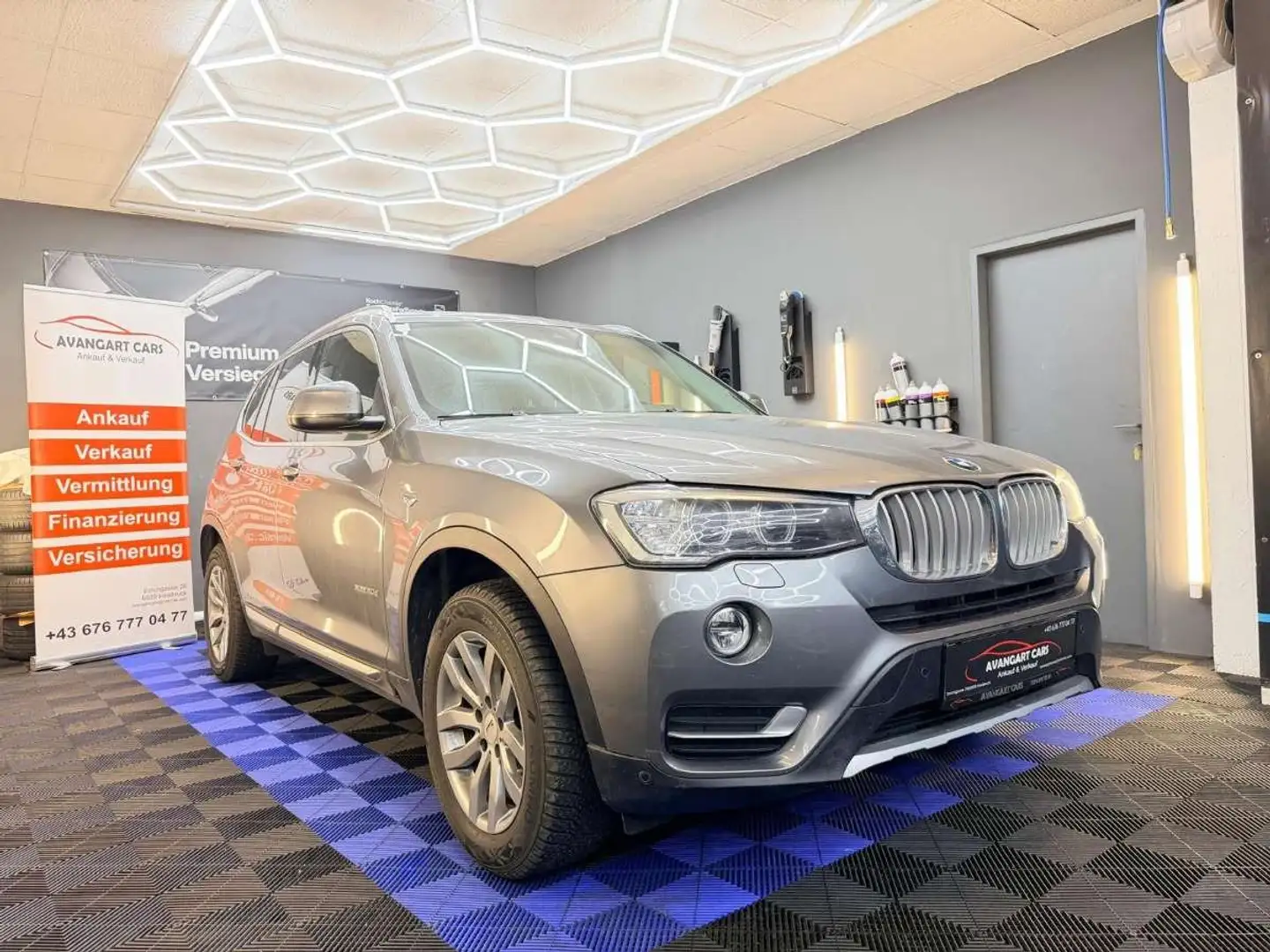 BMW X3 xDrive 20 d xLine Grau - 1