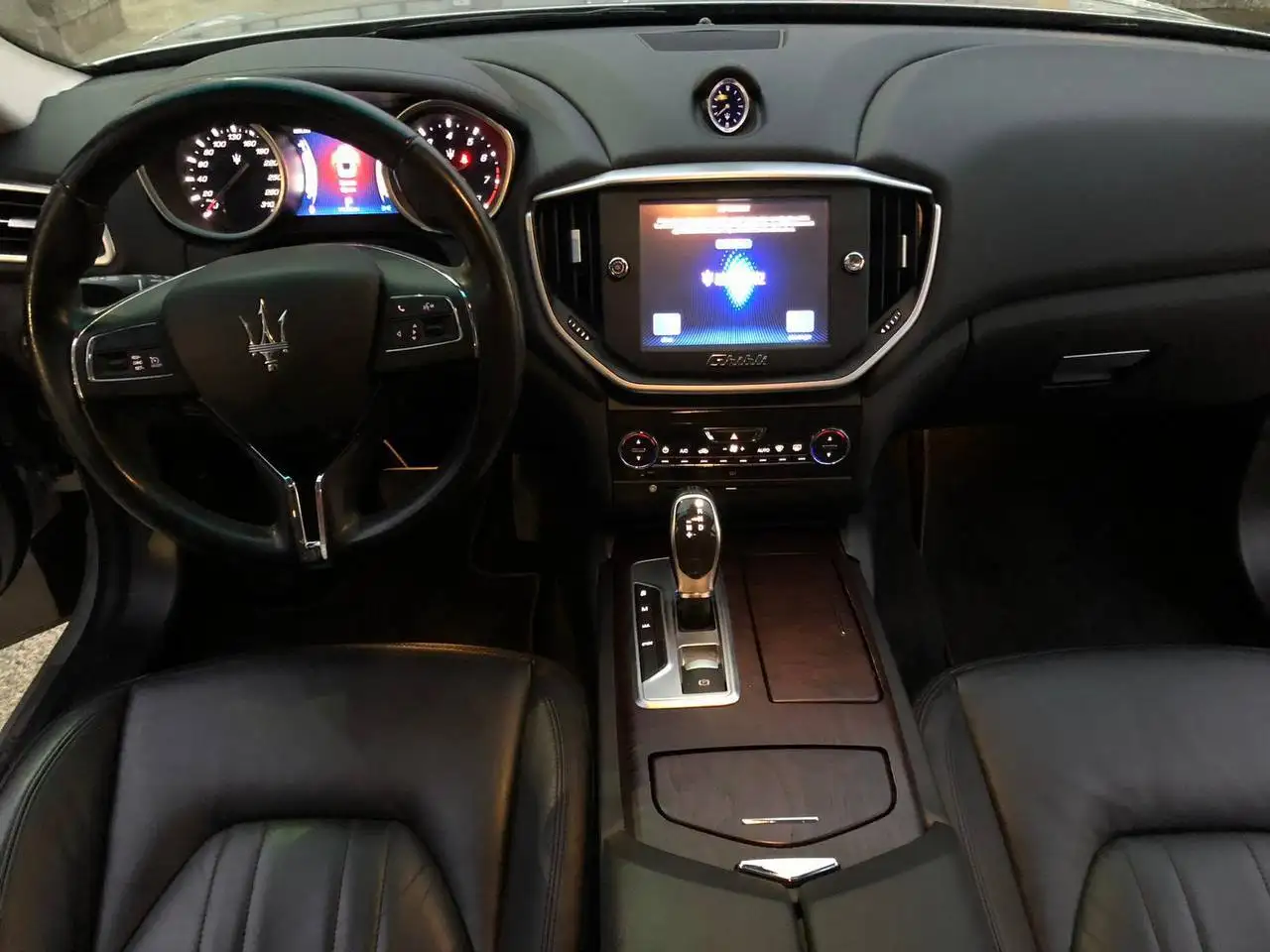 Maserati Ghibli снимка Maserati Ghibli