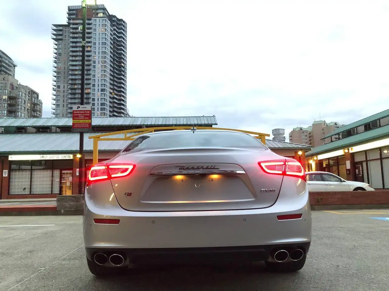 Maserati Ghibli снимка Maserati Ghibli