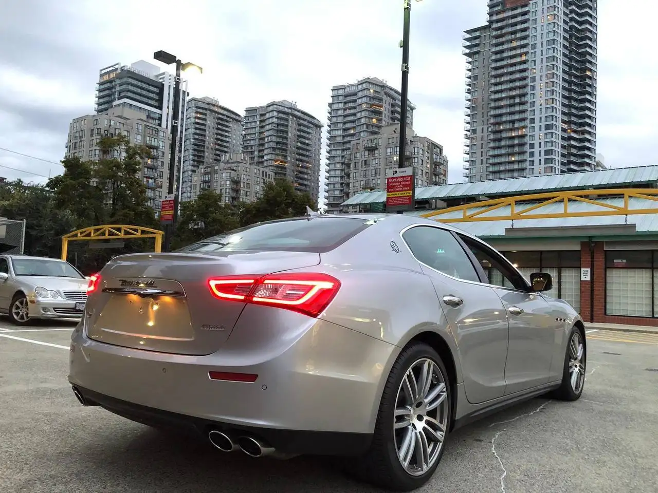 Maserati Ghibli снимка Maserati Ghibli